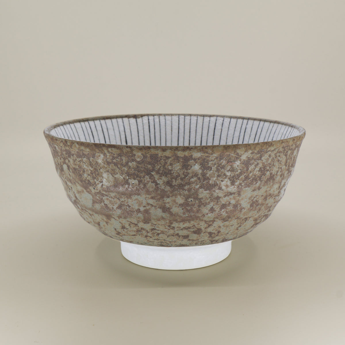 Noodle bowl in gray/brown with stripes