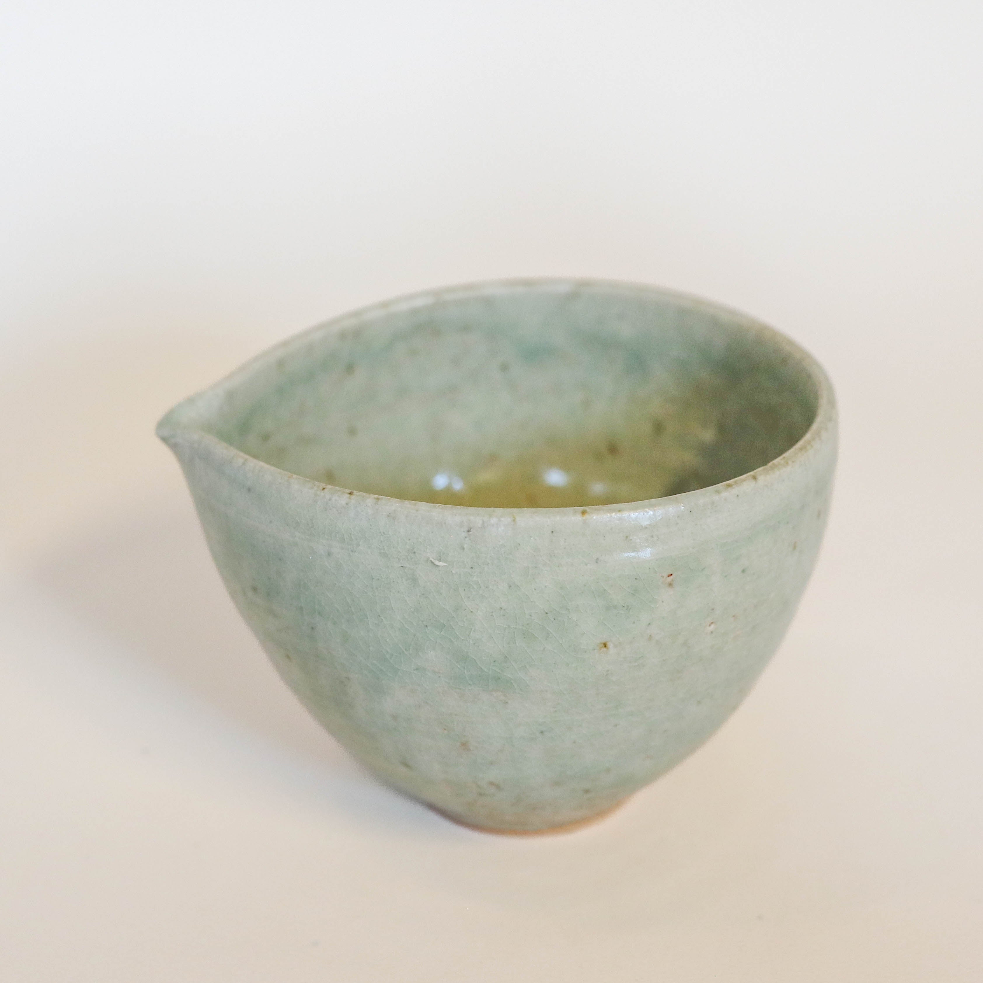 Lille lysegrøn kande