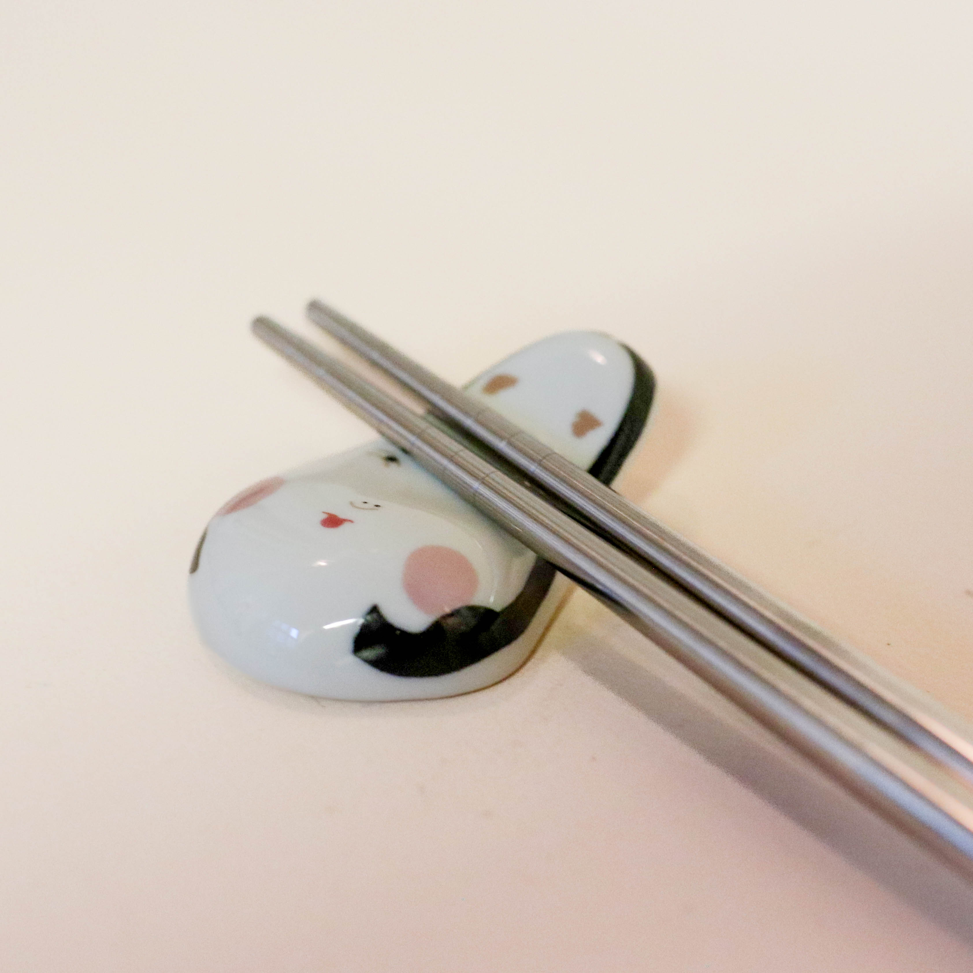 Chopstick holder - Elongated face