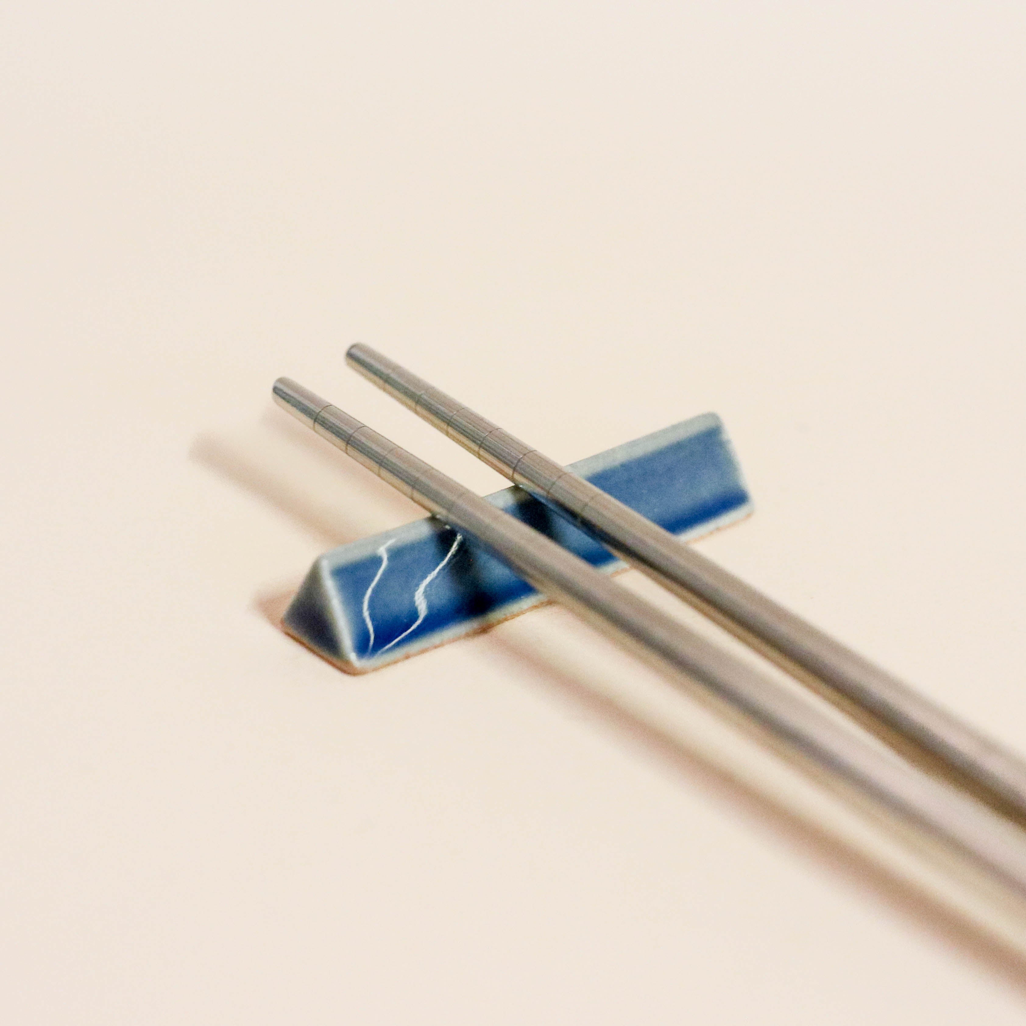 Chopstick holder - Blue triangle