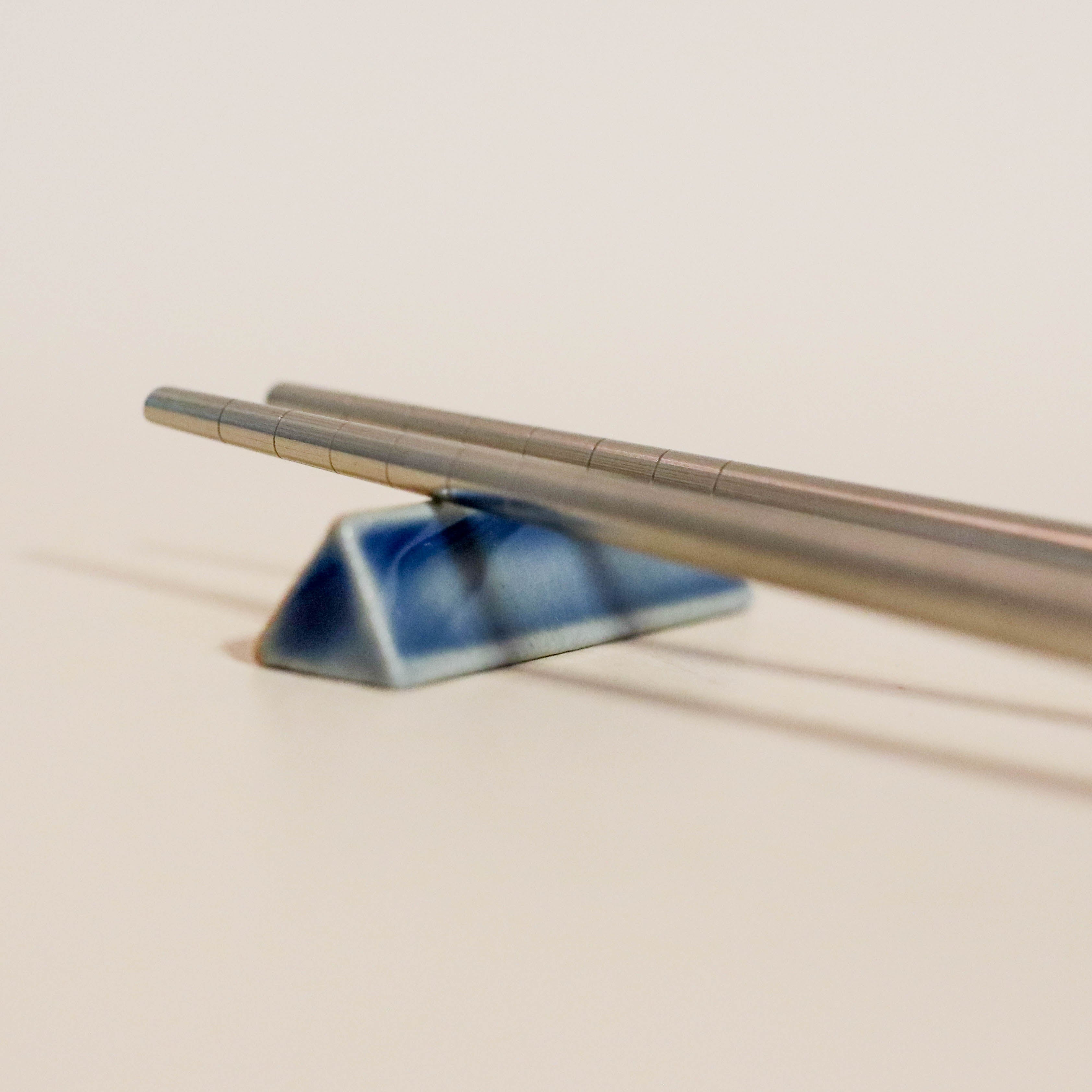 Chopstick holder - Blue triangle