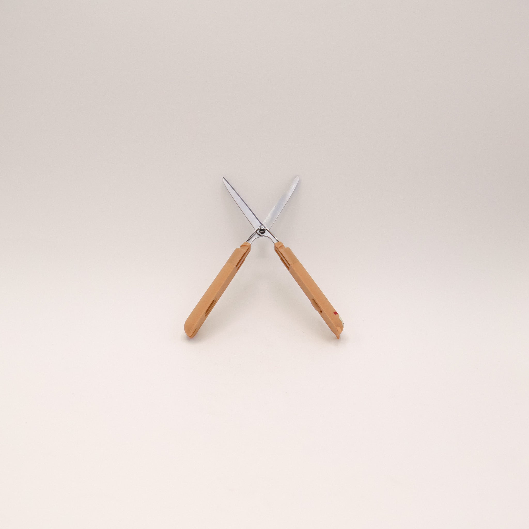 Scissors with an animal motif
