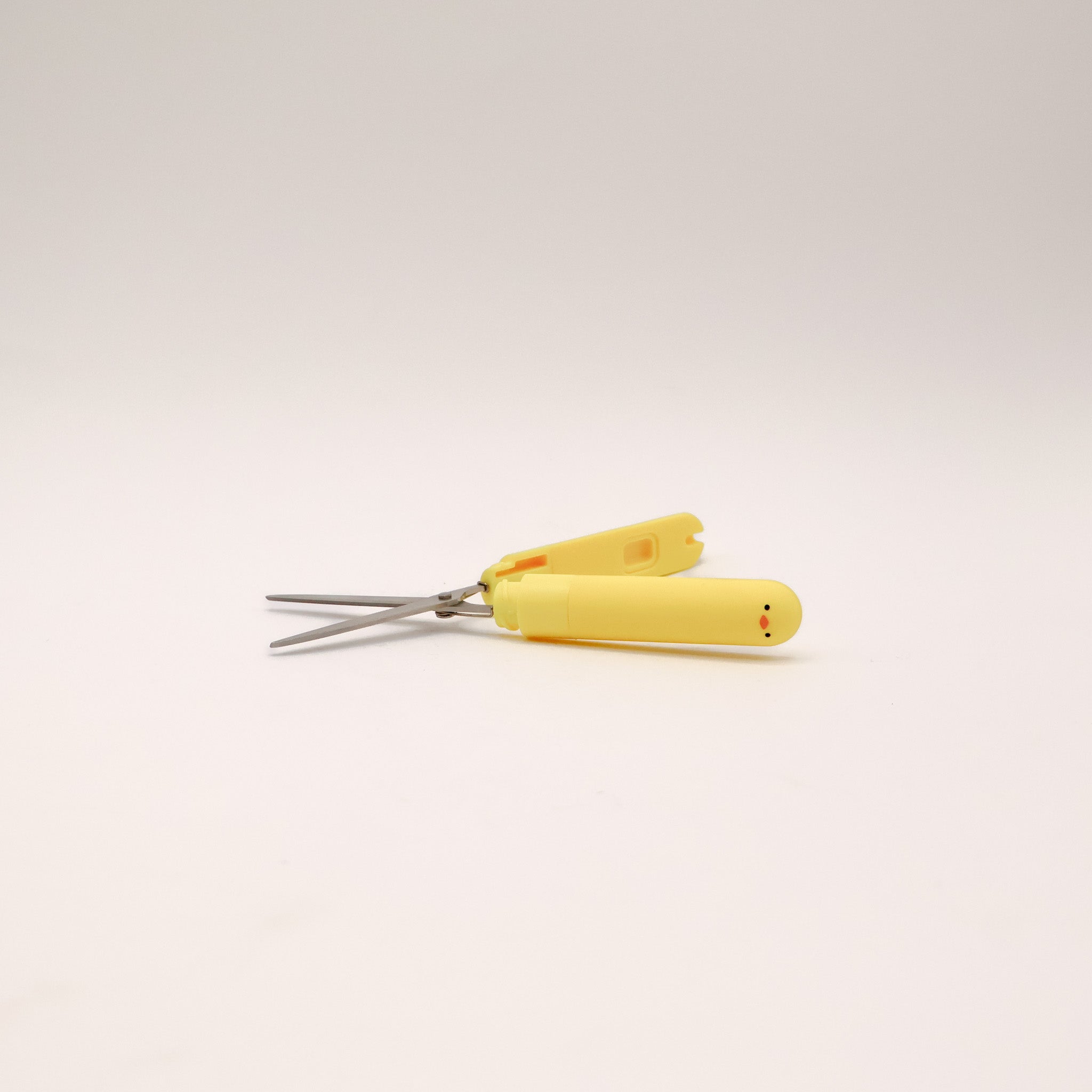 Scissors with an animal motif