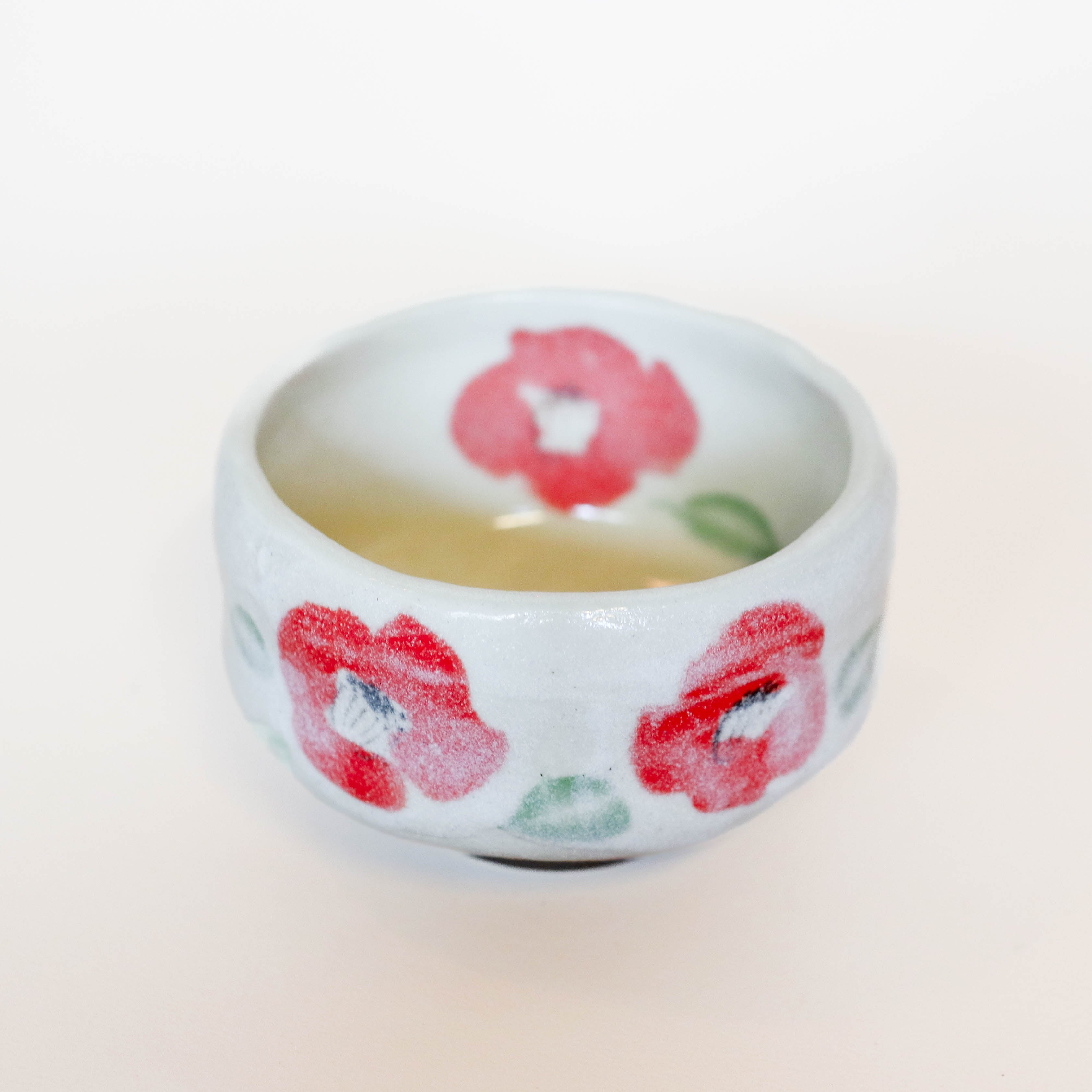(Missing quantity) Matcha cup - Small with white glaze and red flowers
