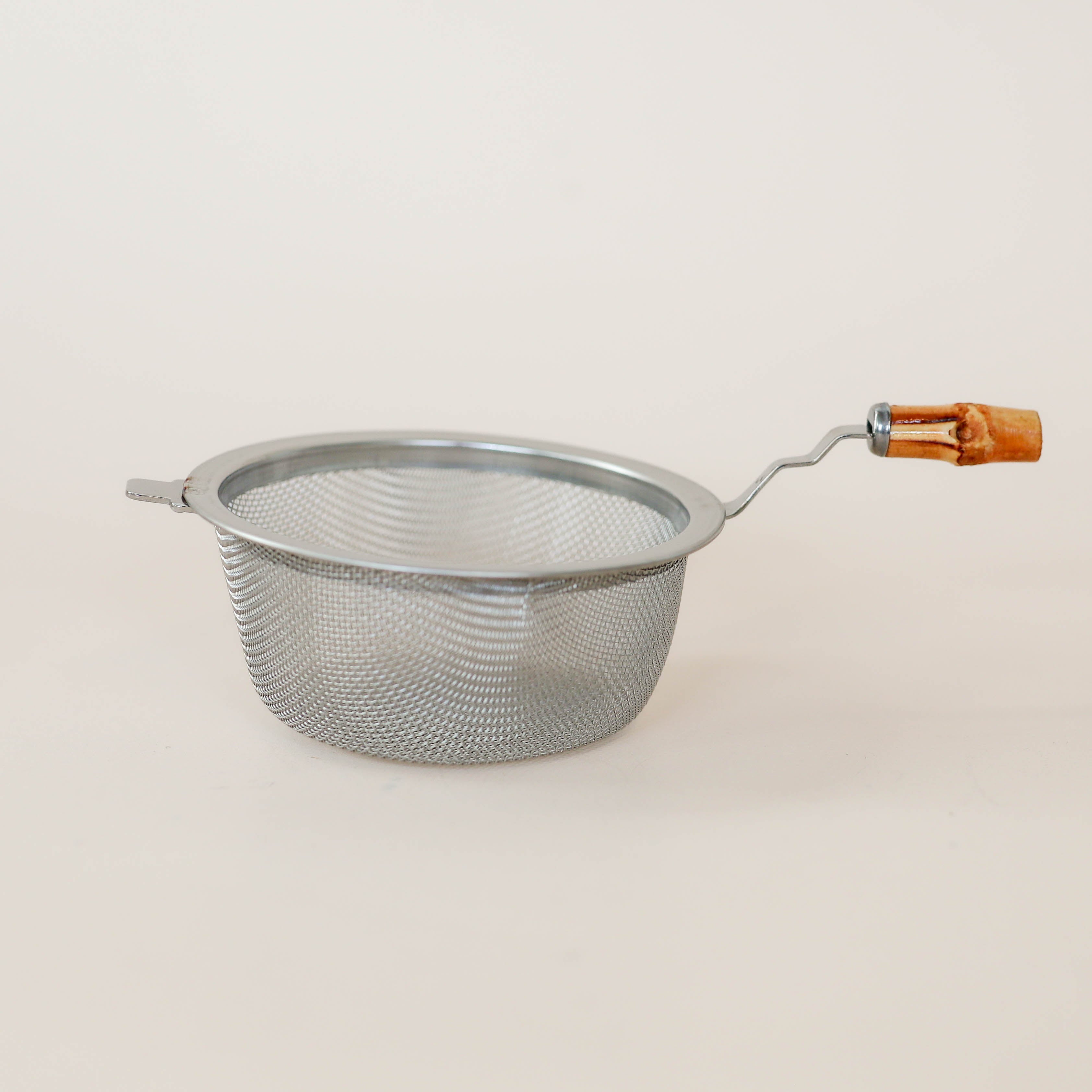 Matcha strainer with bamboo handle, low
