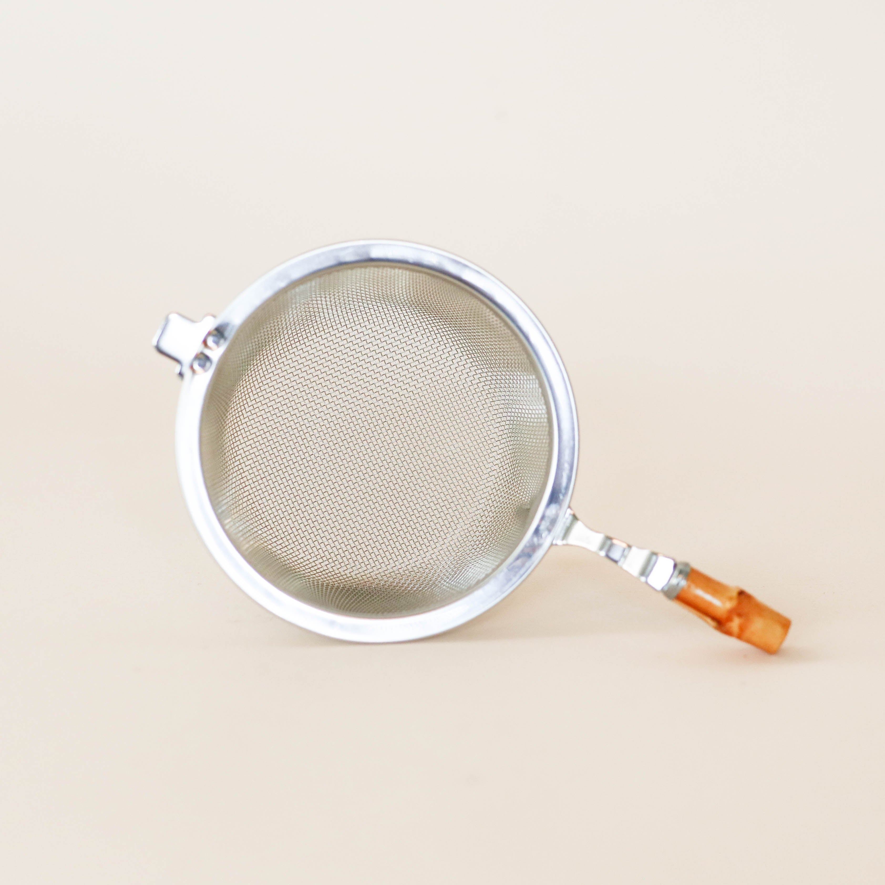 Matcha strainer with bamboo handle, low