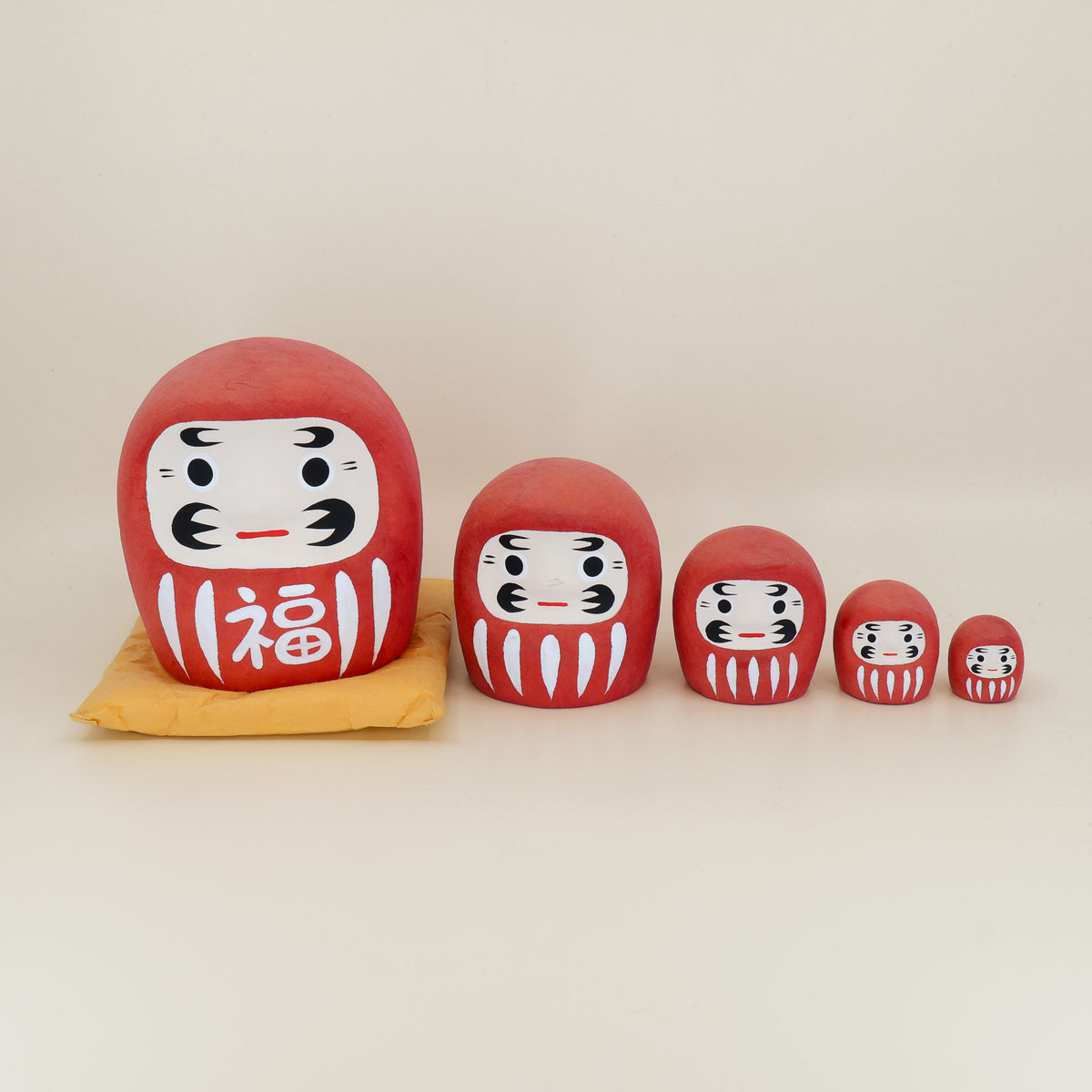 Daruma babushka red