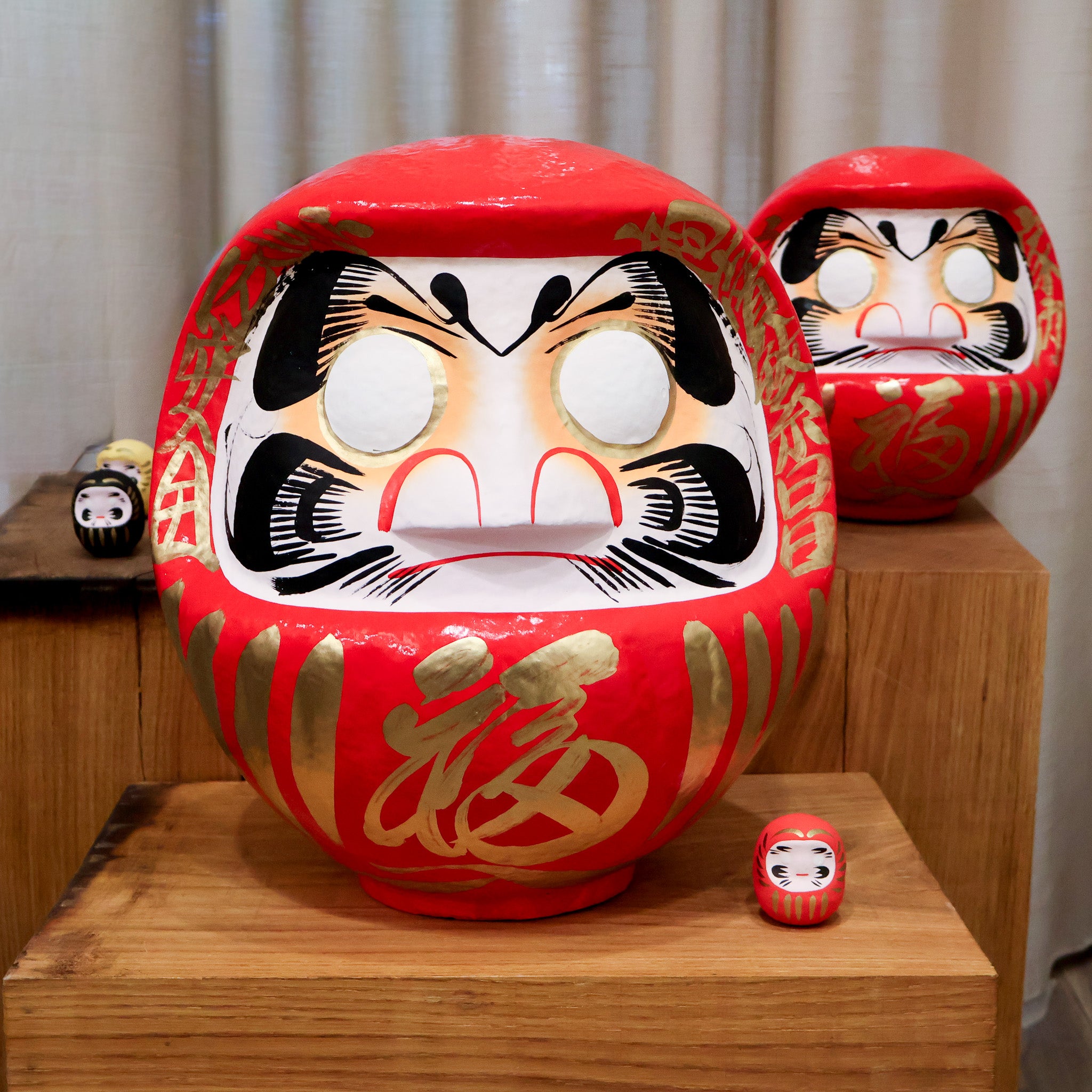 Daruma figure large