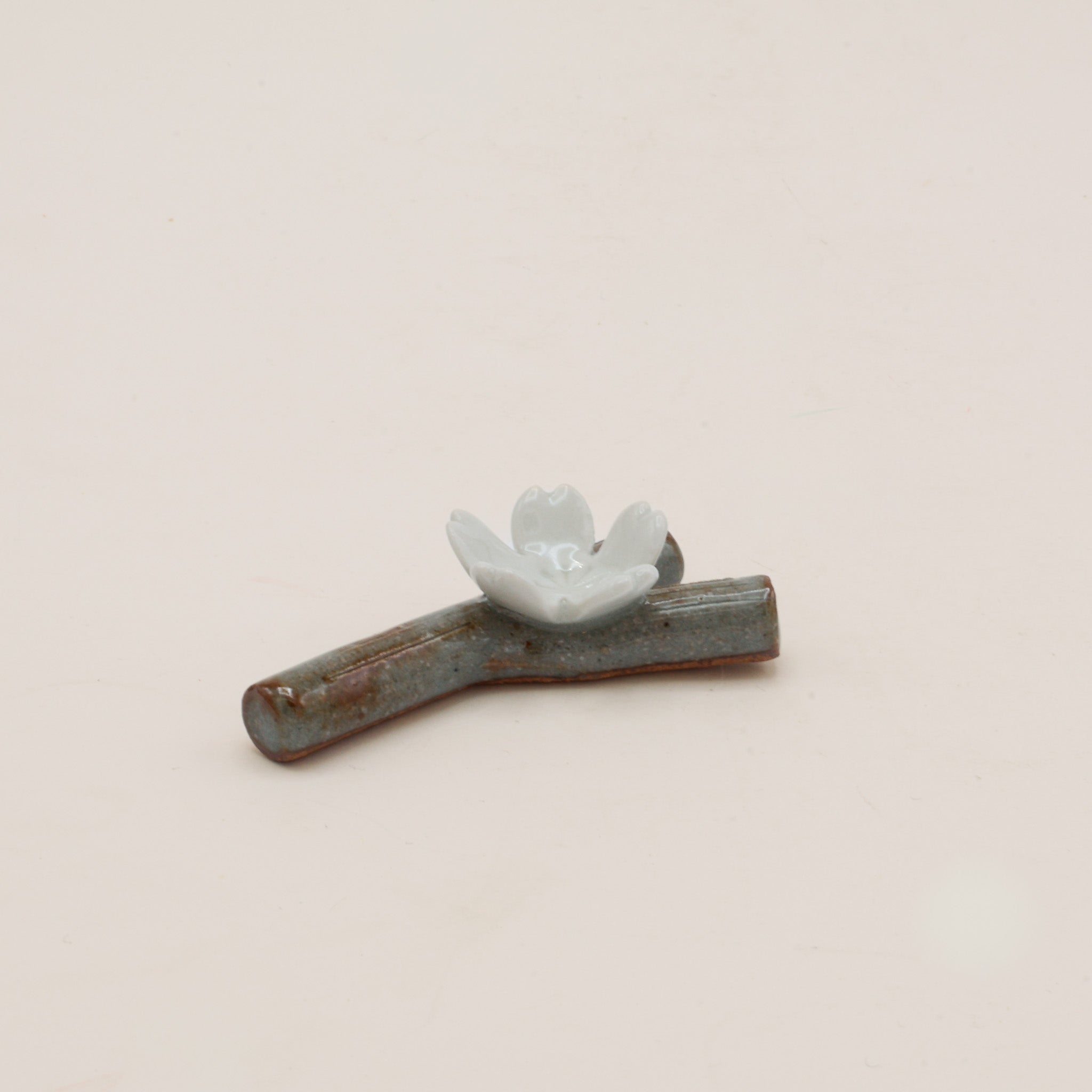 Chopstick rest - Branch with white flower