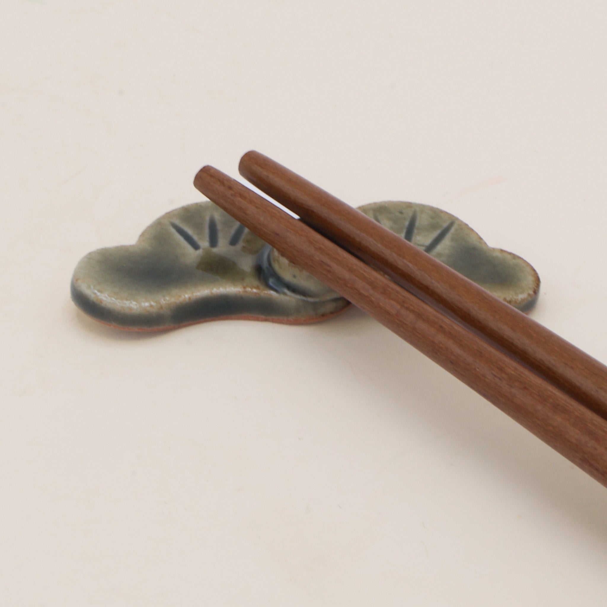 Chopstick rest - Japanese leaves