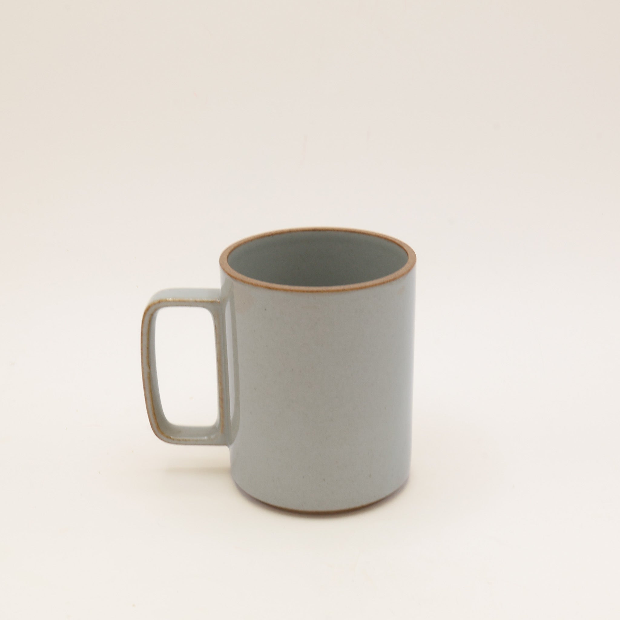 Hasami Porcelain - Kopper med hank // Glaseret grå