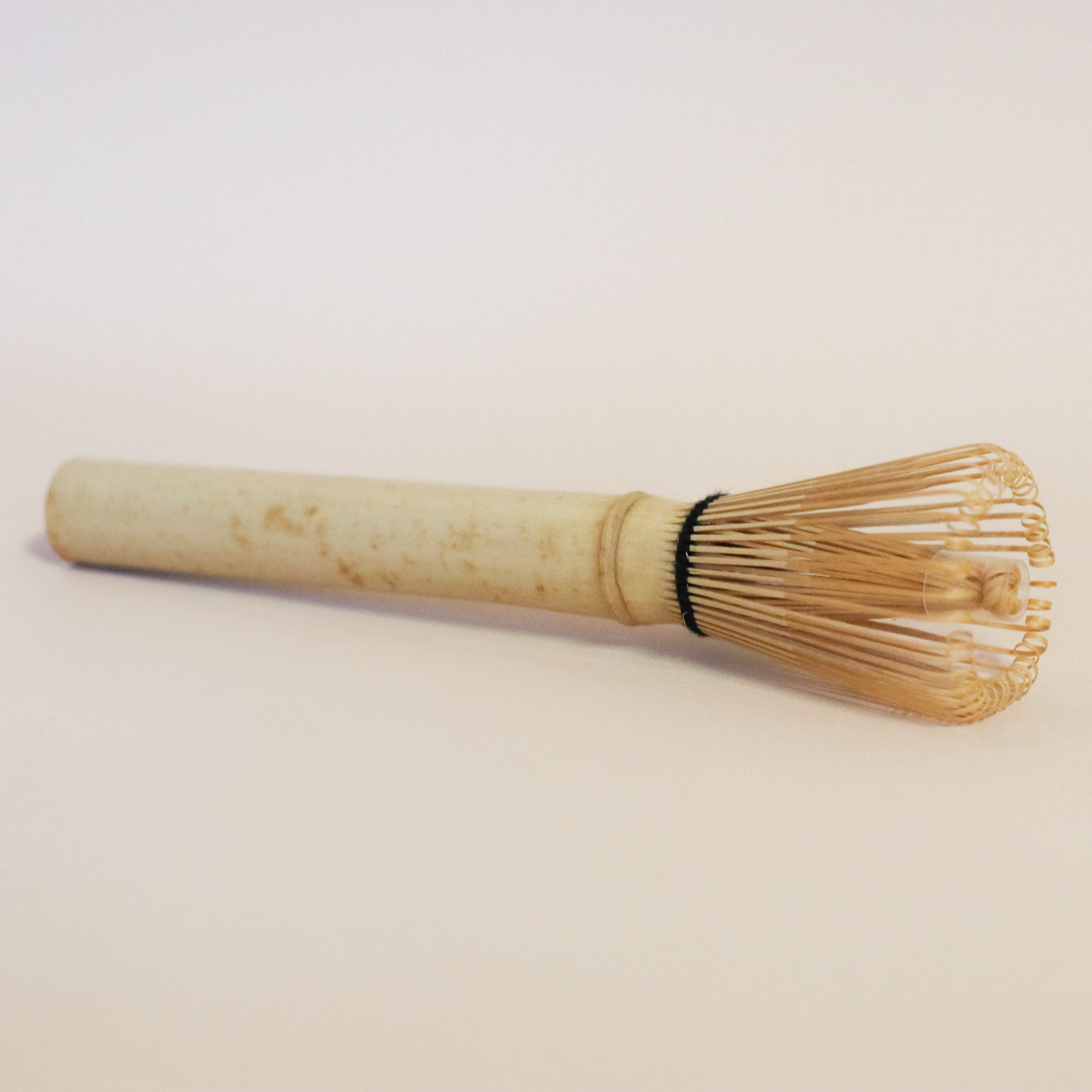 Langt matcha piskeris / chasen - Lys bambus