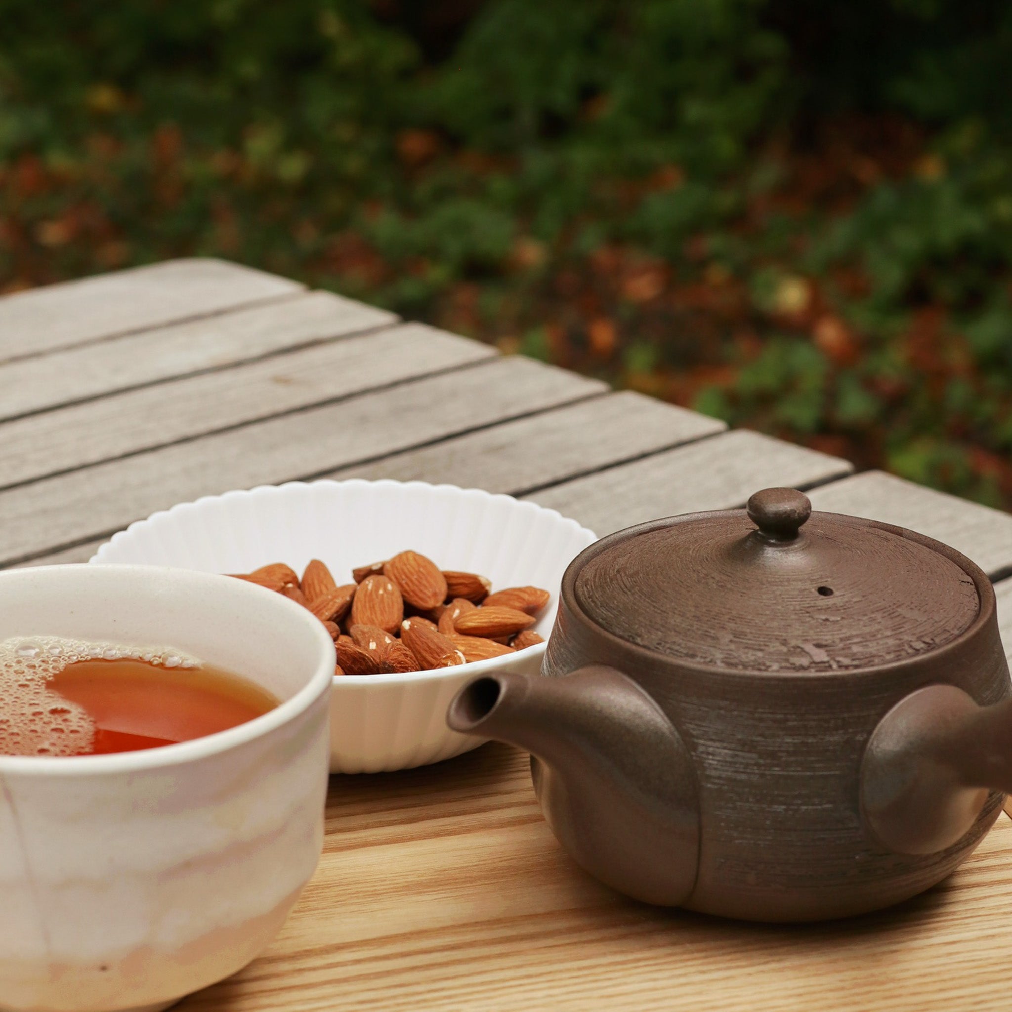 Rustik mørkebrun tekande med hank