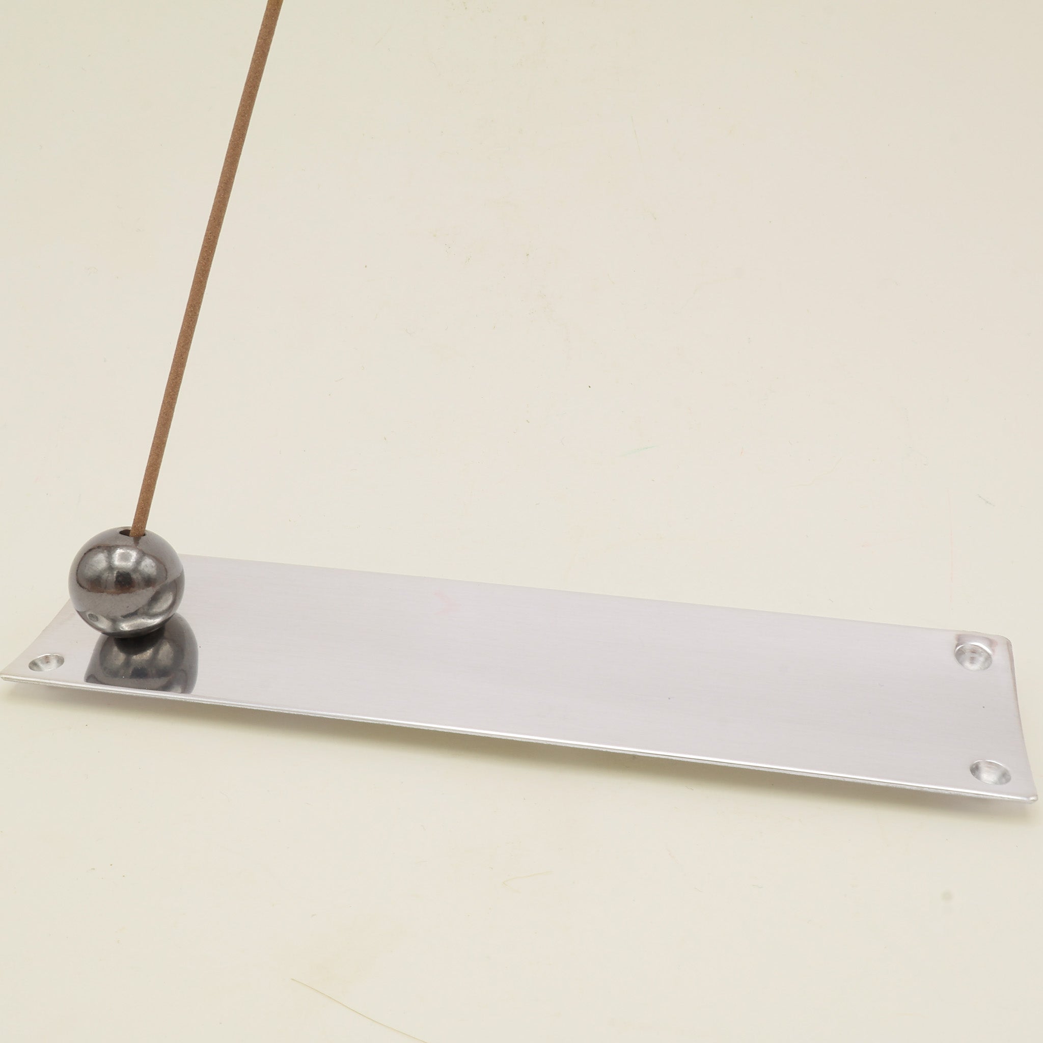 Holder til røgelse i poleret stål