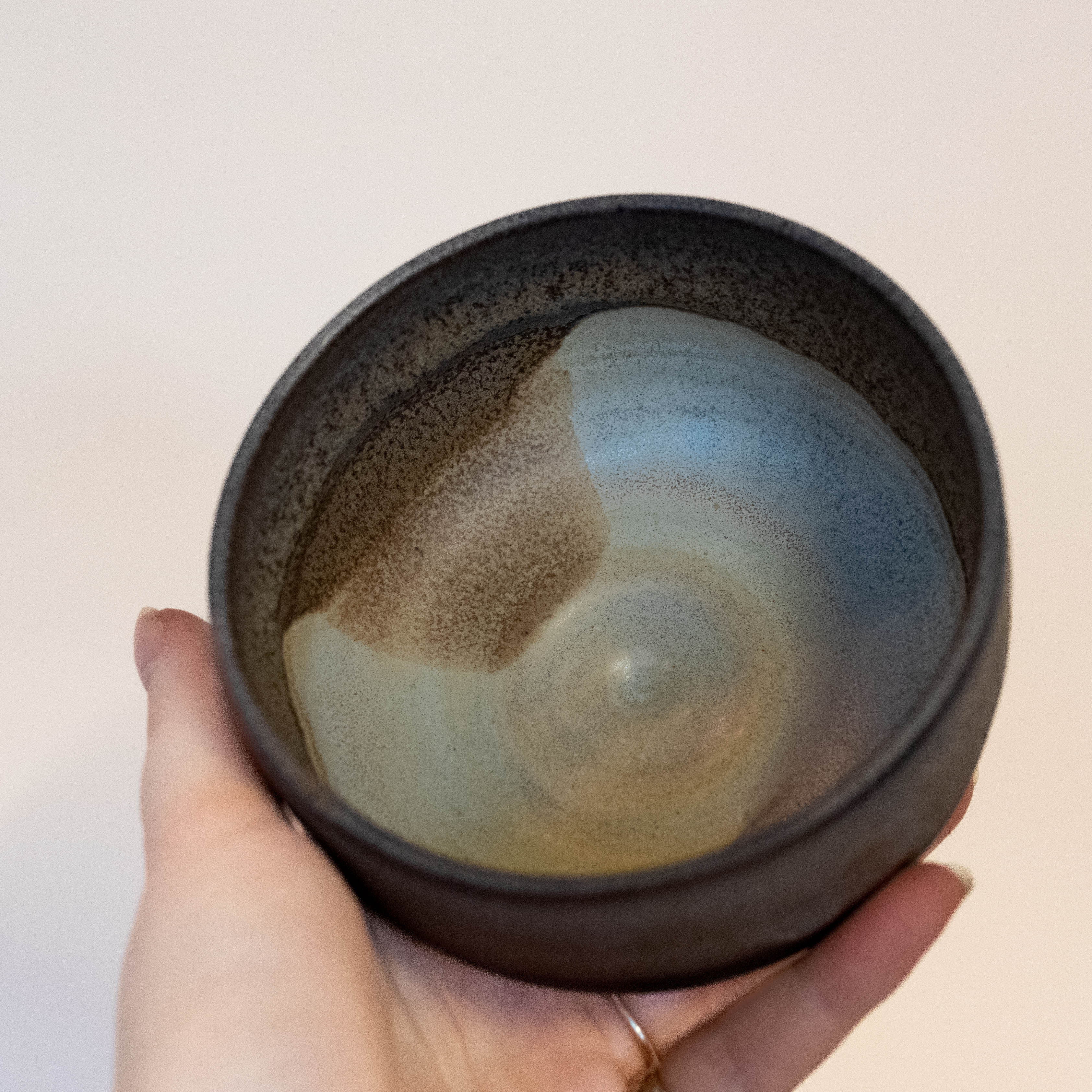 KURO - Signe Schmidt matcha cup/bowl in black and brown