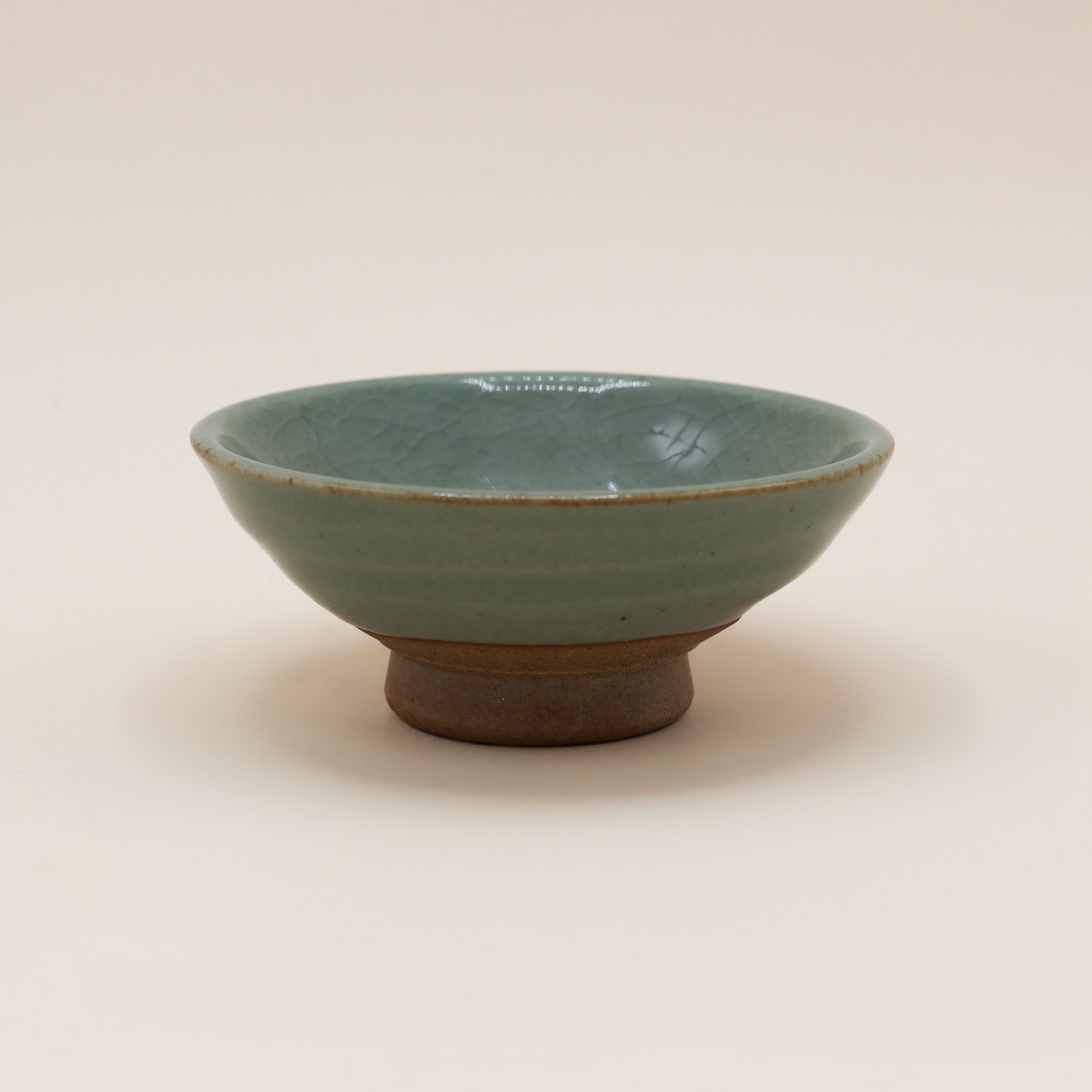 Lille skål med grøn krakeleret glasur