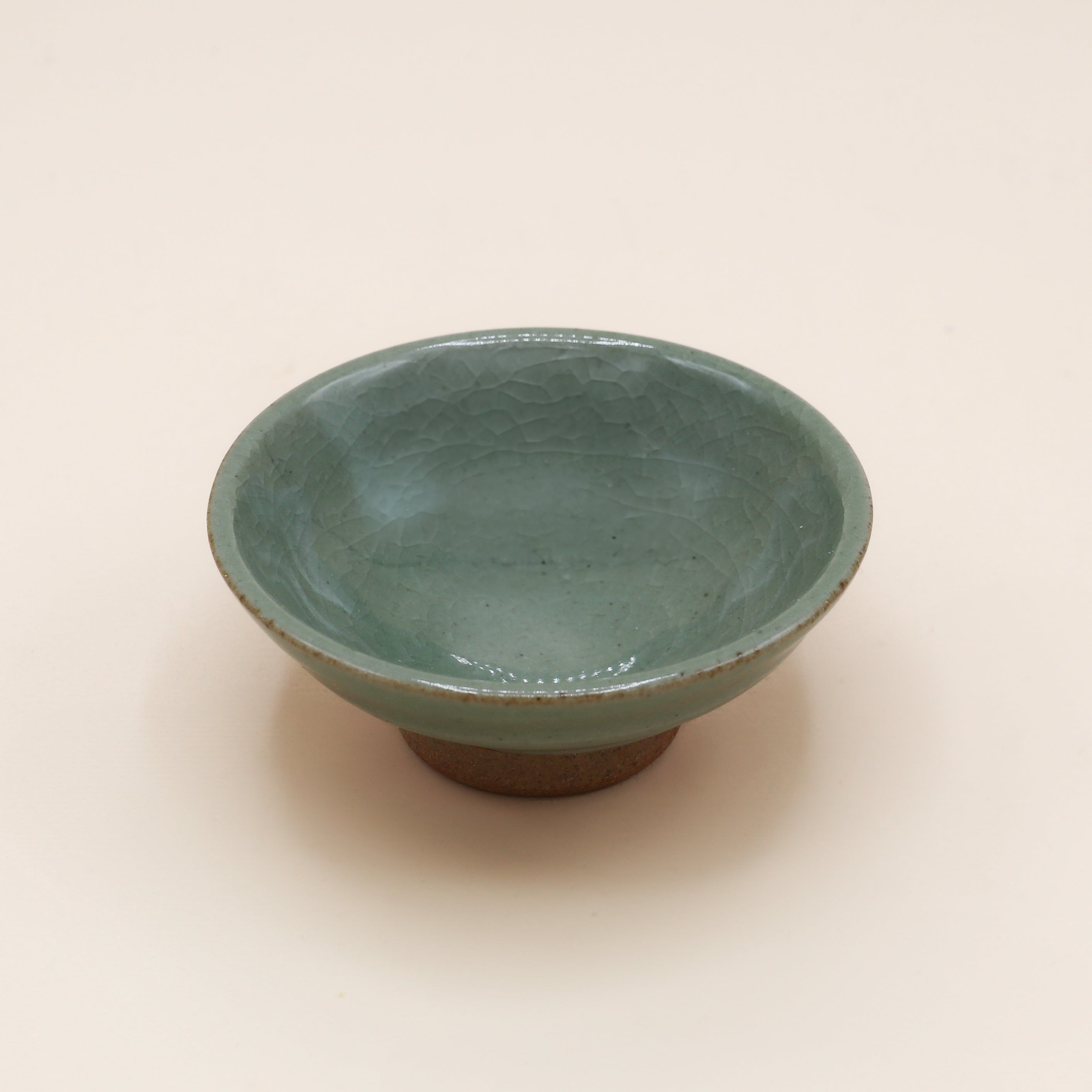 Lille skål med grøn krakeleret glasur