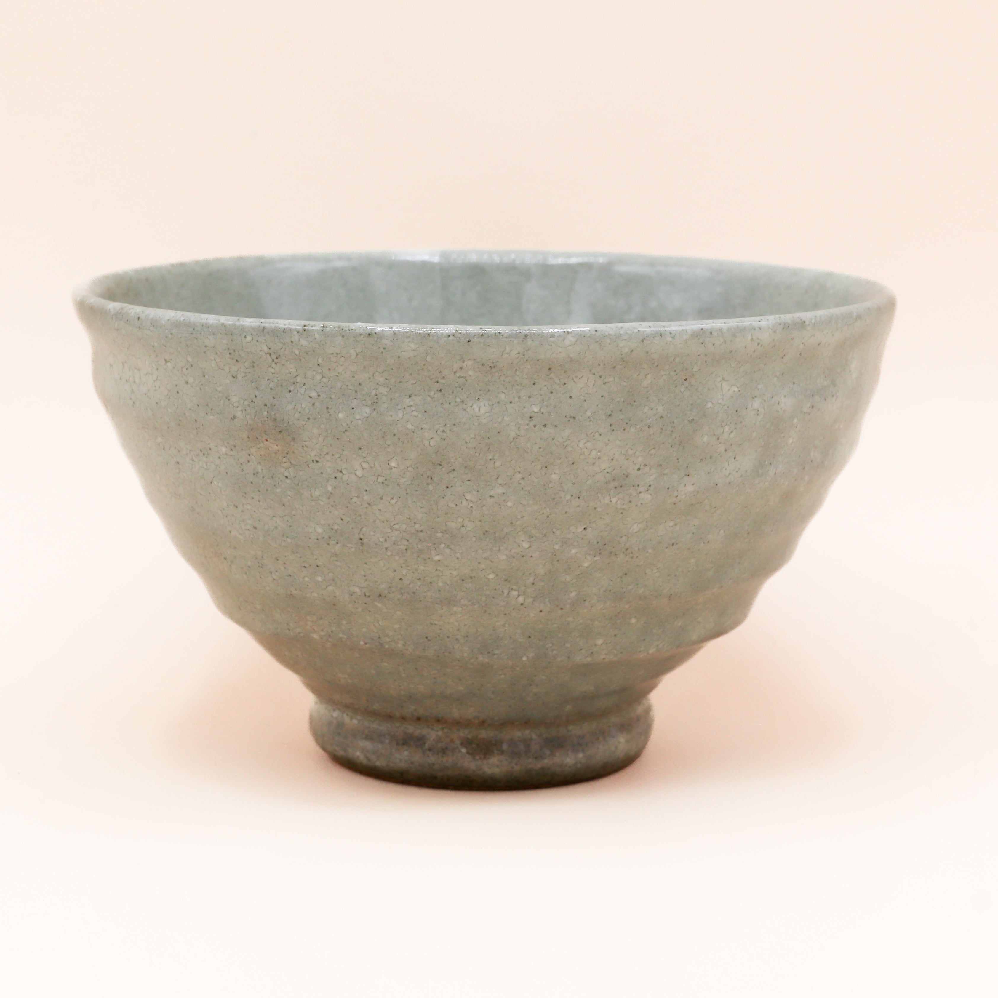 Keramikskål med grå glasur