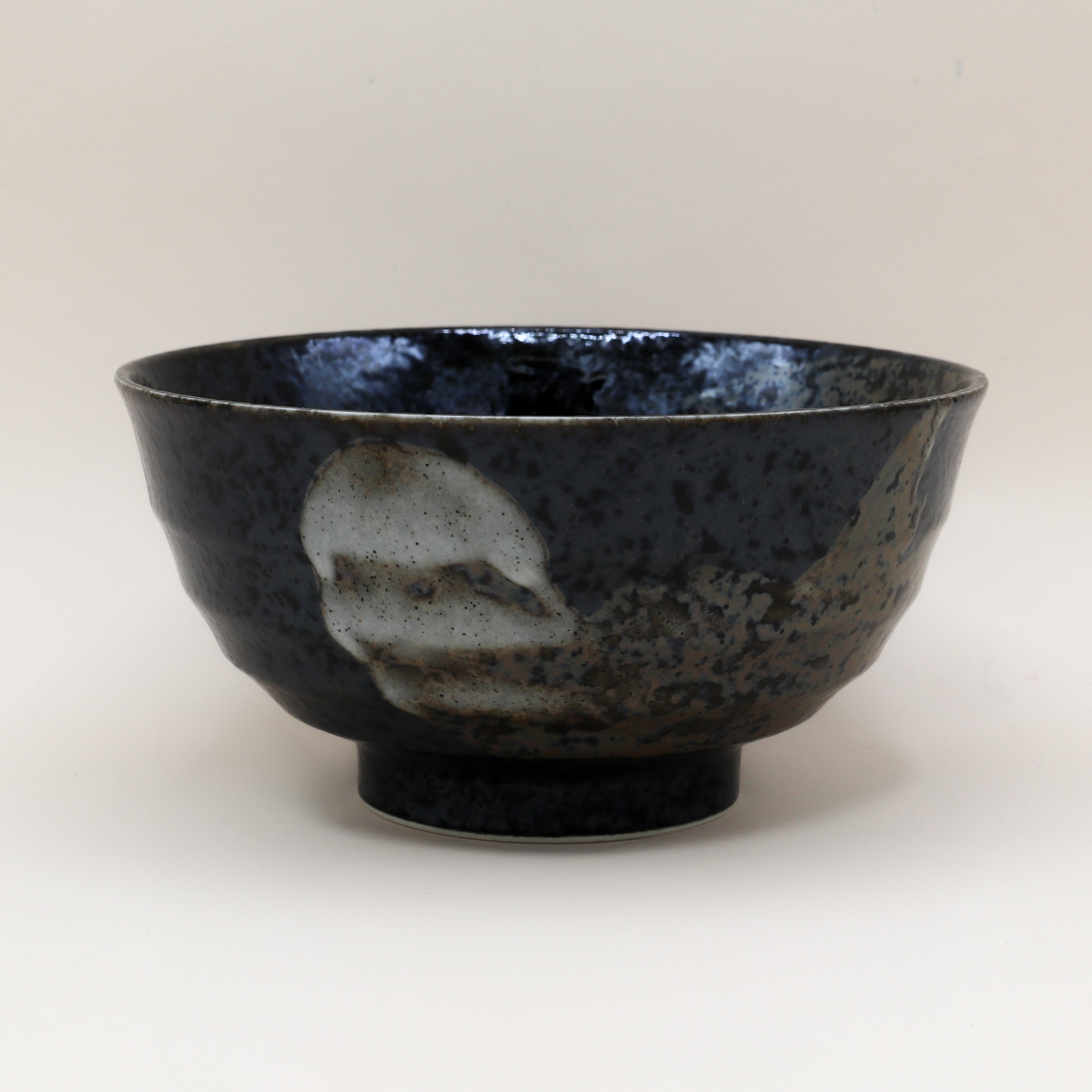 Nudelskål i mørke nuancer glasur