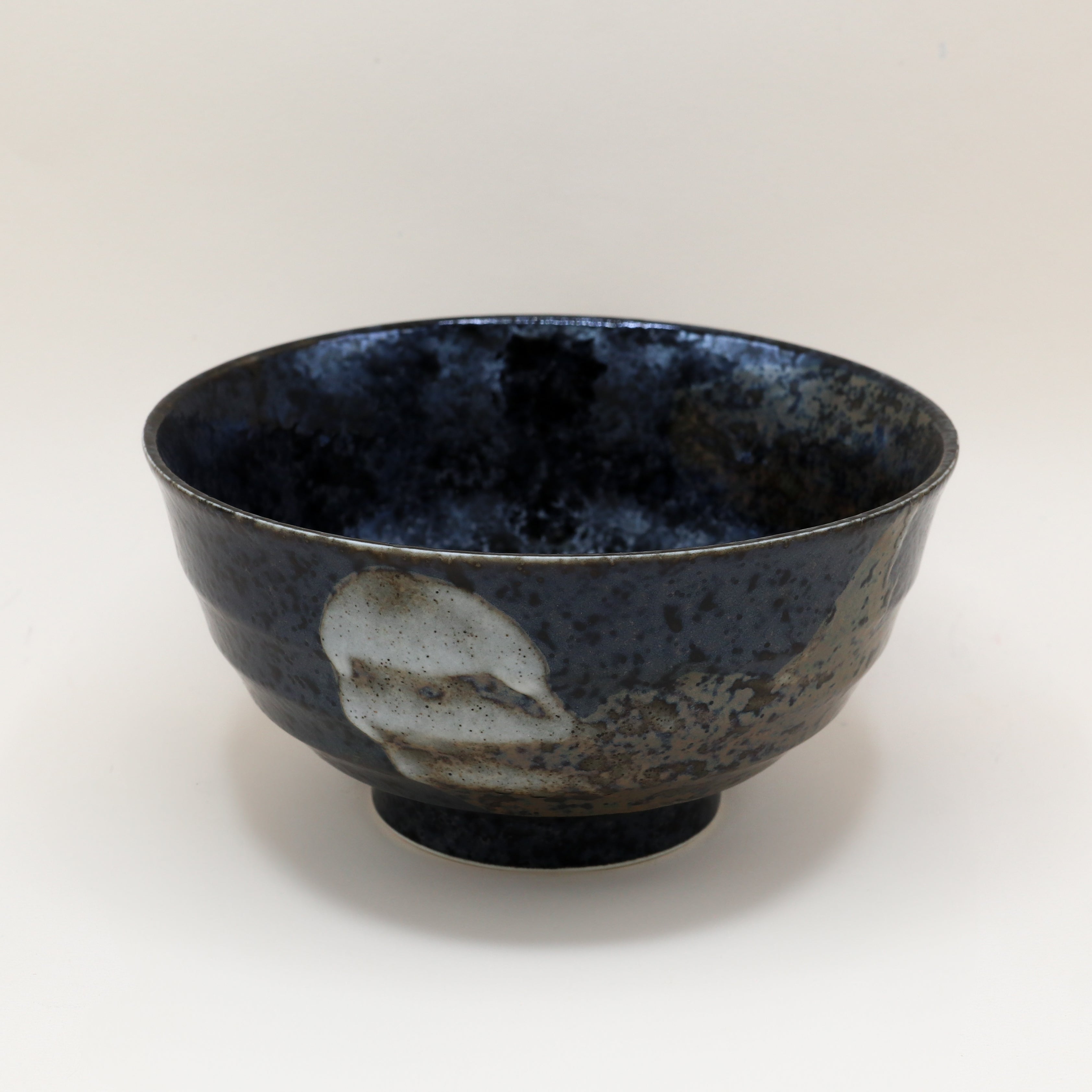 Nudelskål i mørke nuancer glasur