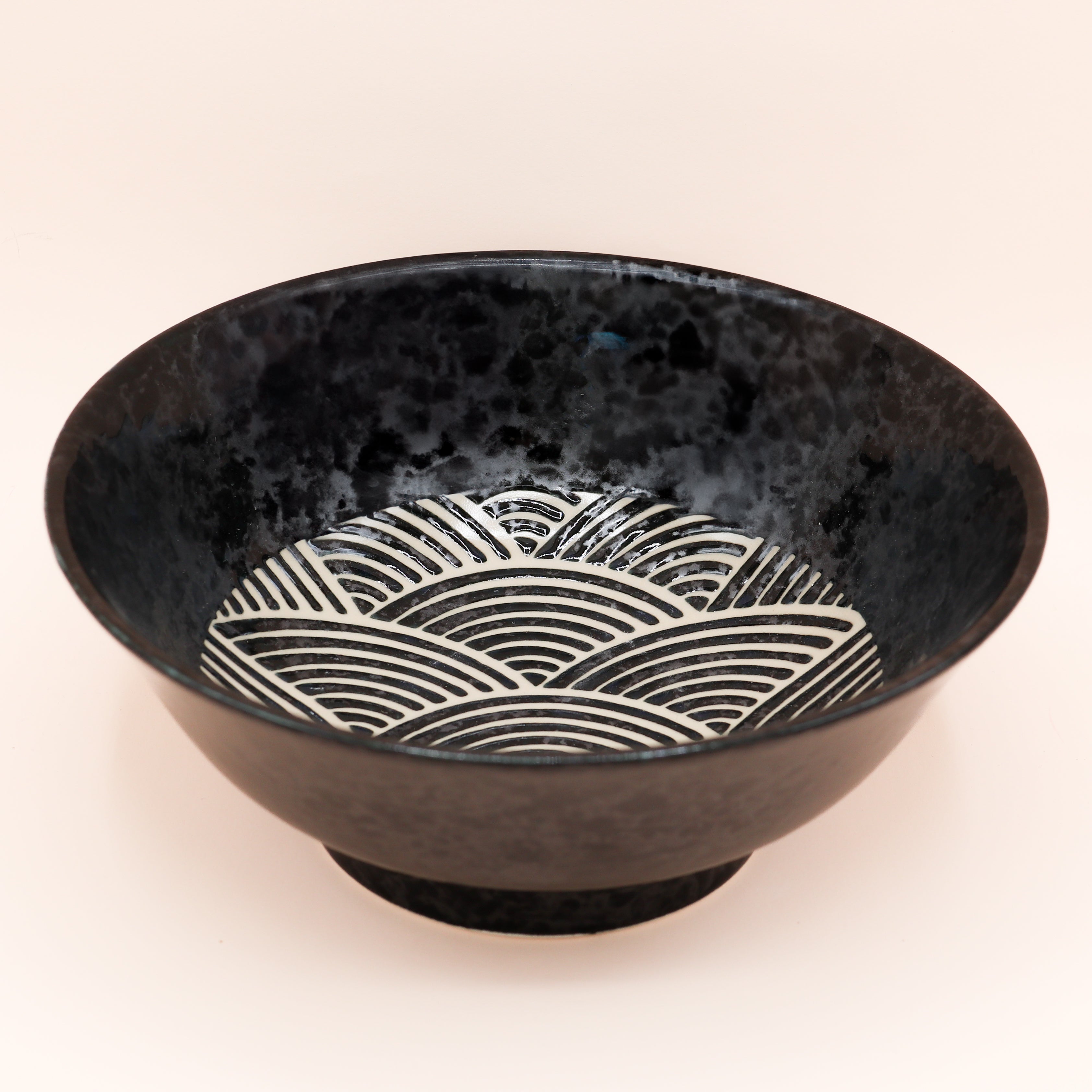 Ramen bowl with wave pattern in black