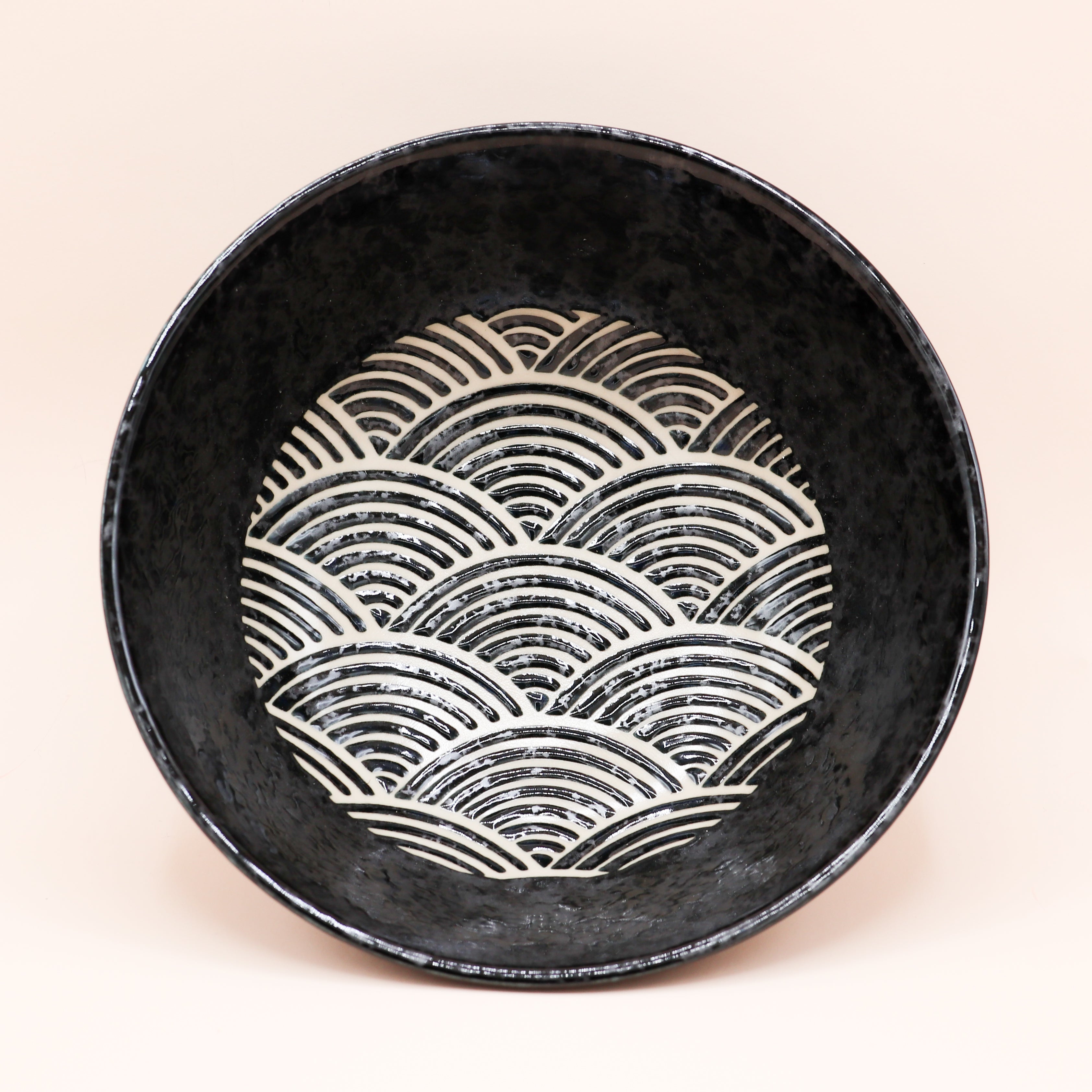 Ramen bowl with wave pattern in black