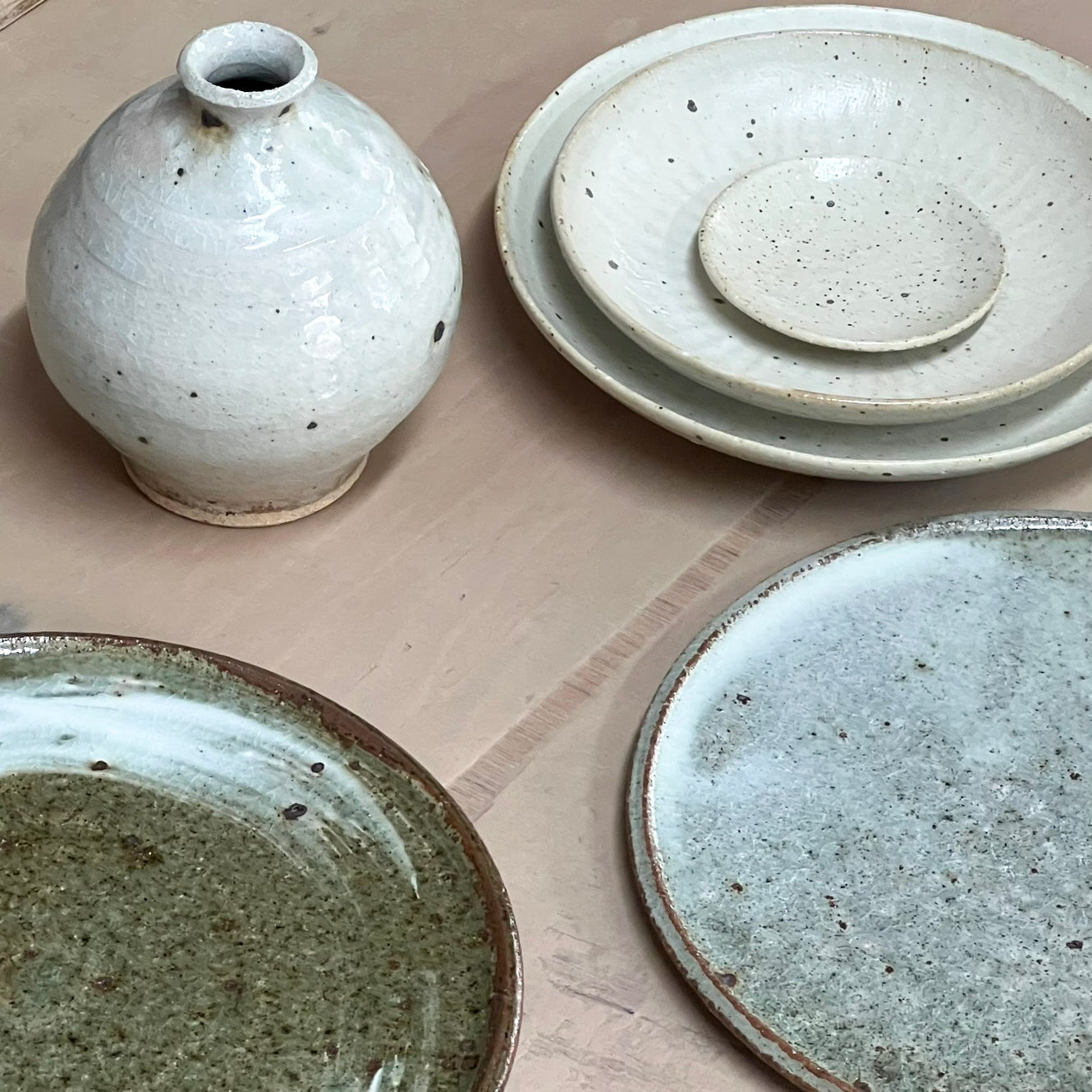 Kōyō tallerken med grå glasur