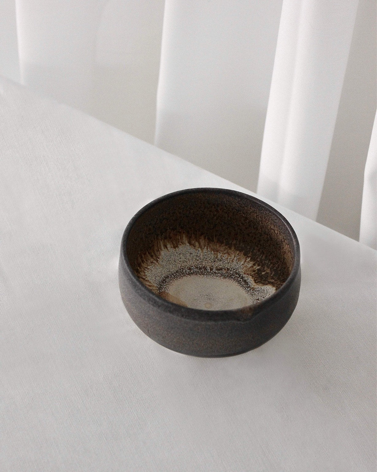 KURO - Signe Schmidt matcha cup/bowl in black and brown