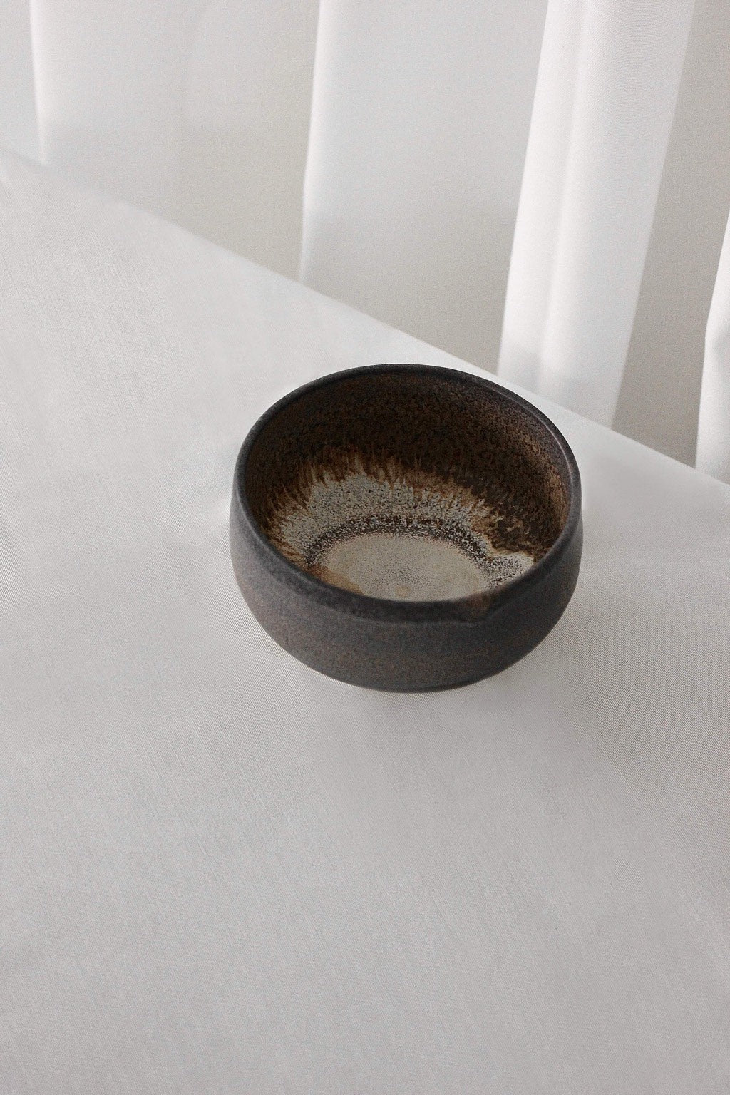 KURO - Signe Schmidt matcha cup/bowl in black and brown