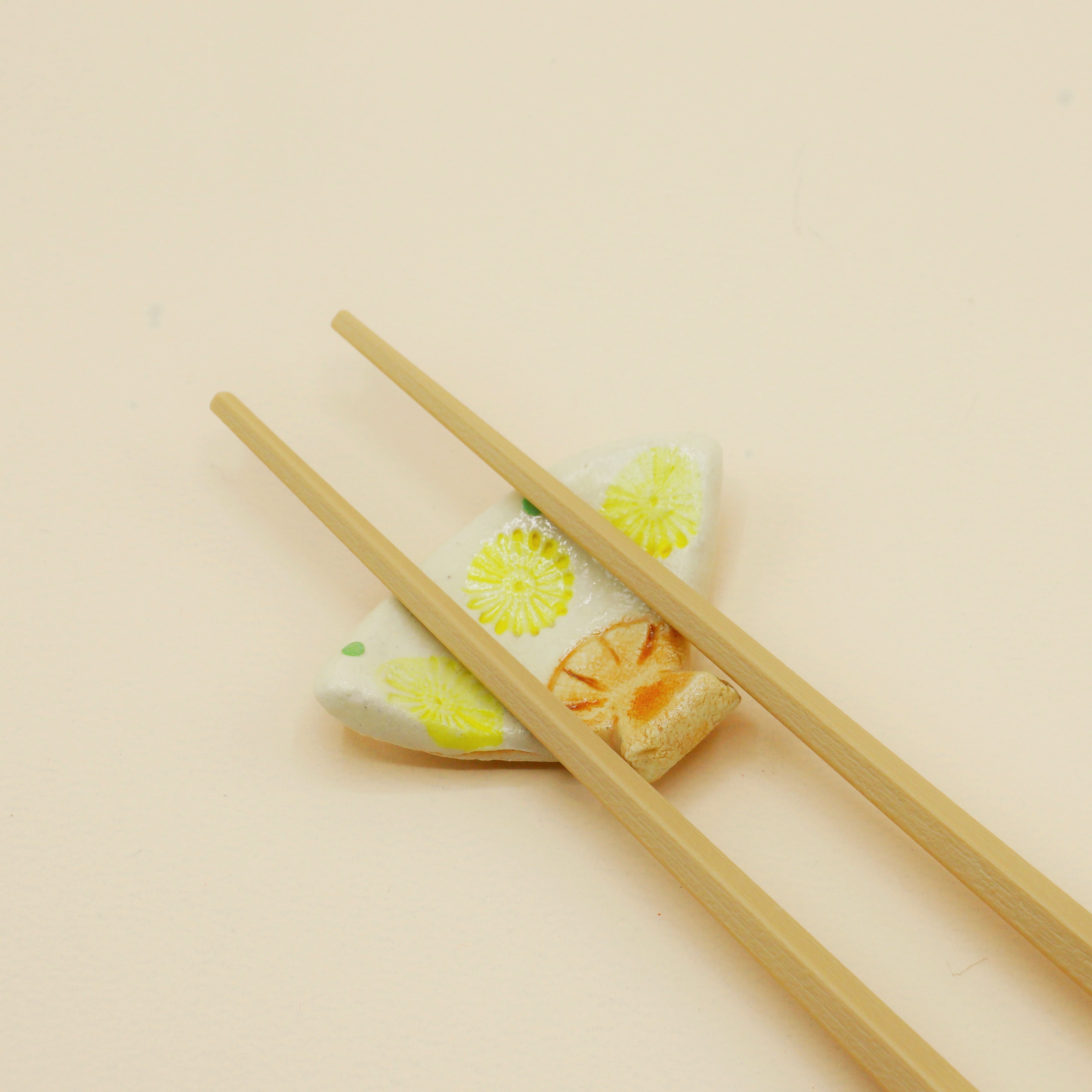 Chopstick holder - Fan with yellow flowers