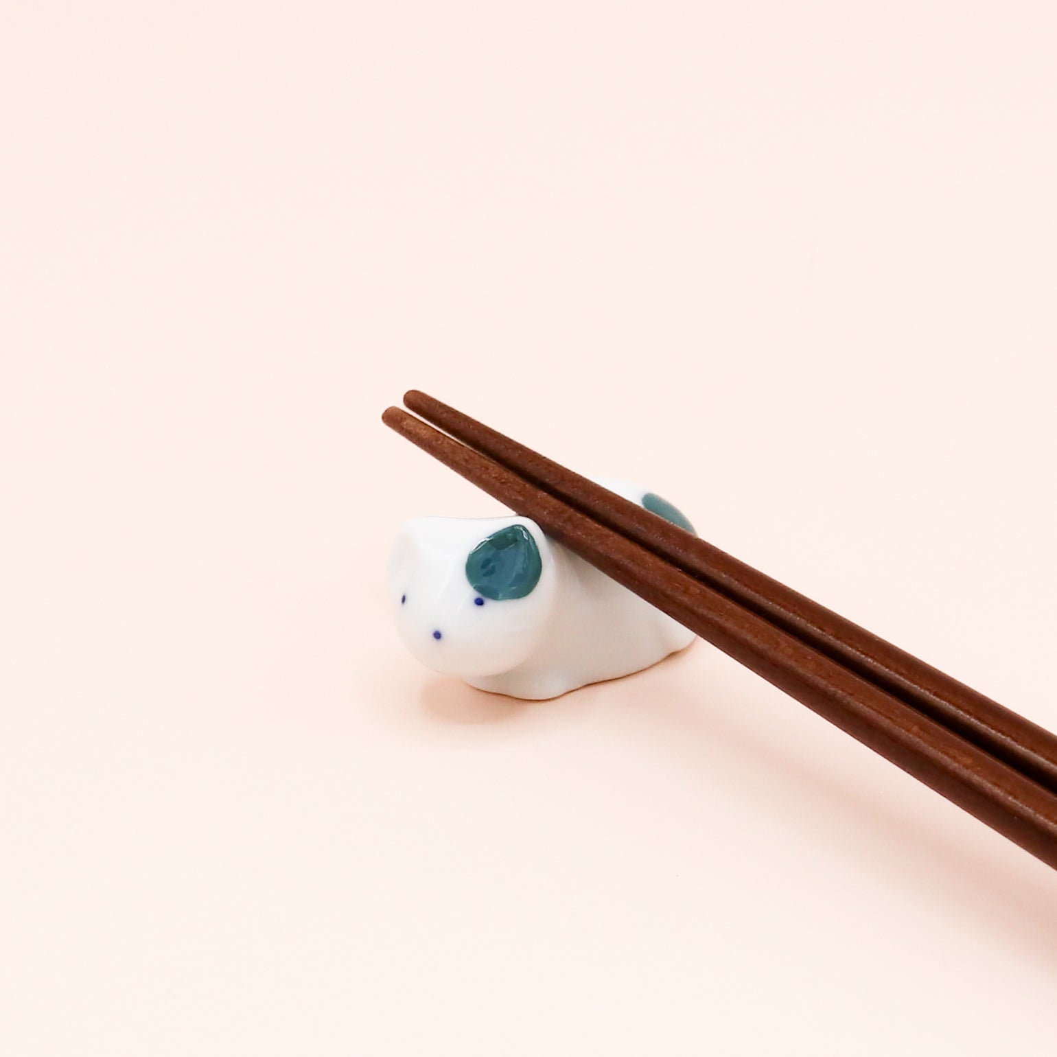 Spisepindeholder - kat med pletter (flere varianter)