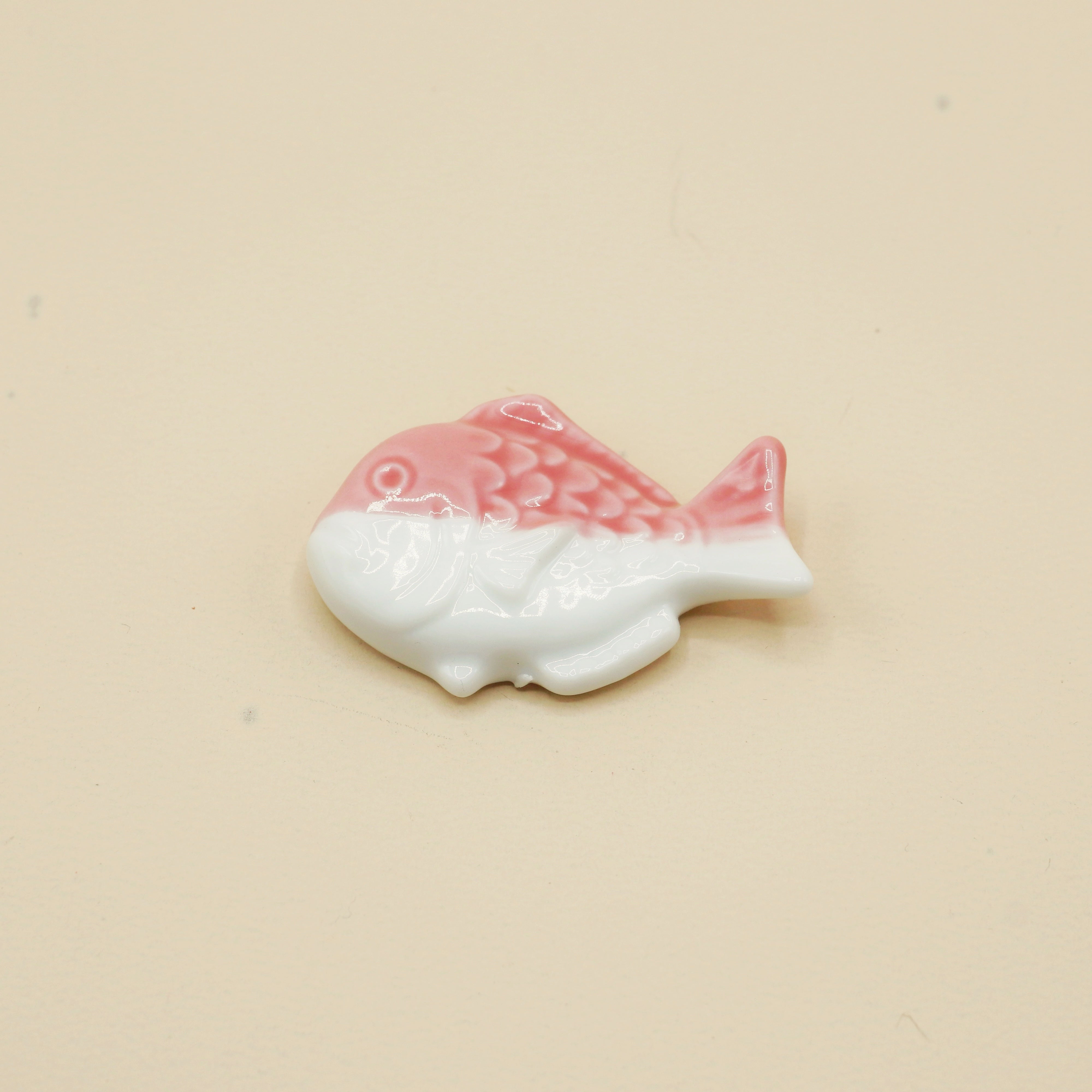 Chopstick holder - Pink and white fish
