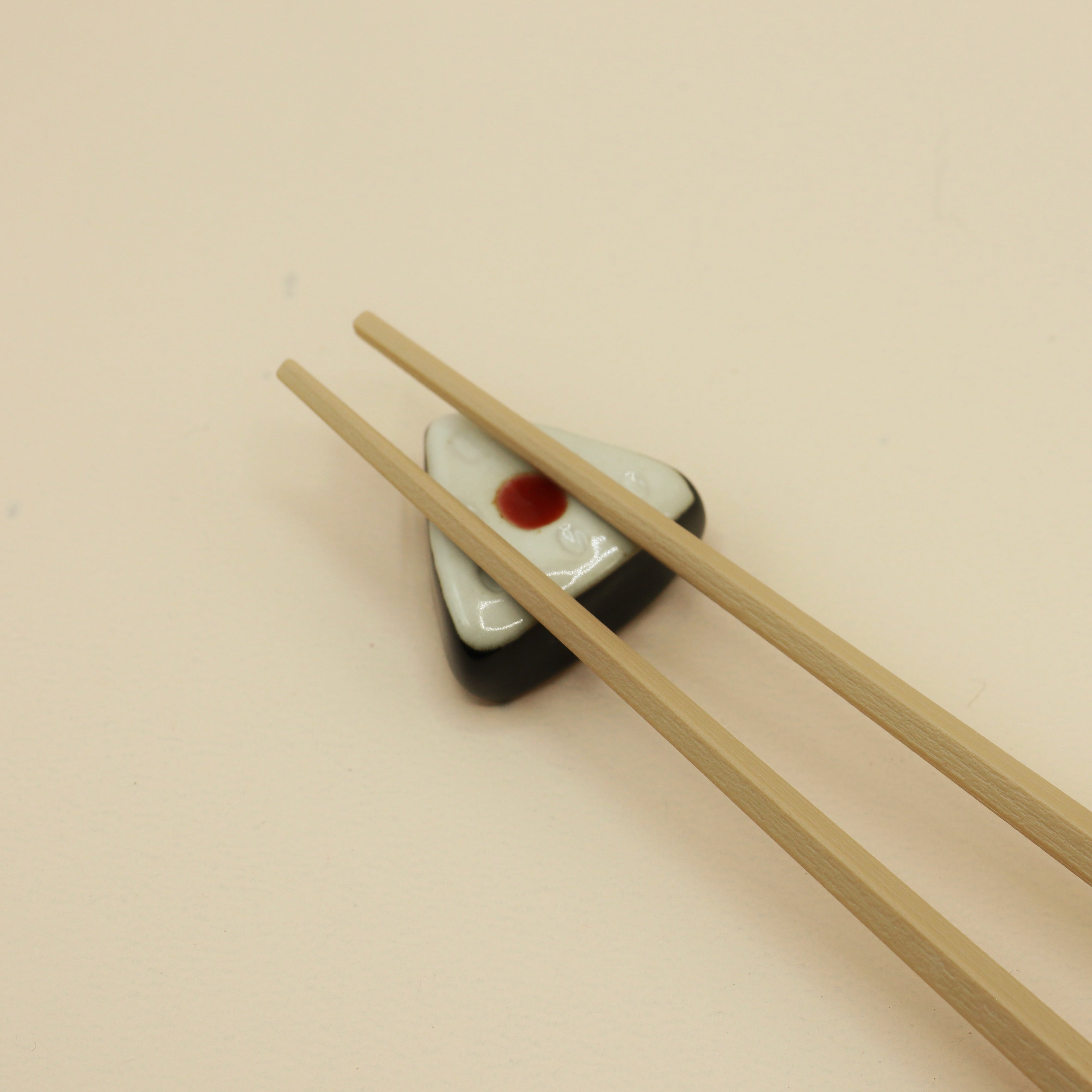 Chopstick holder - Onigiri tuna