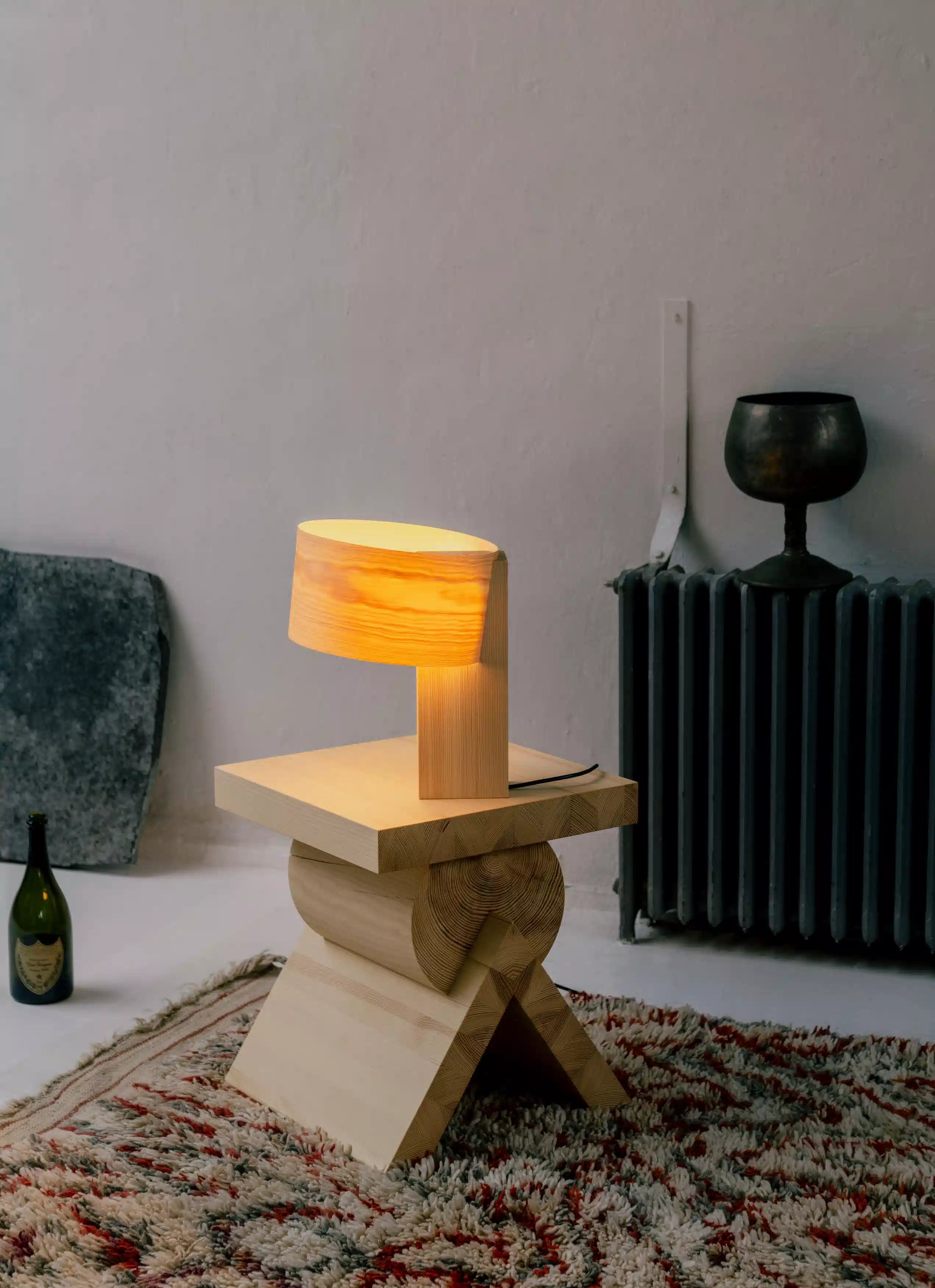 Vaarnii - 018 Hoop mellem bordlampe