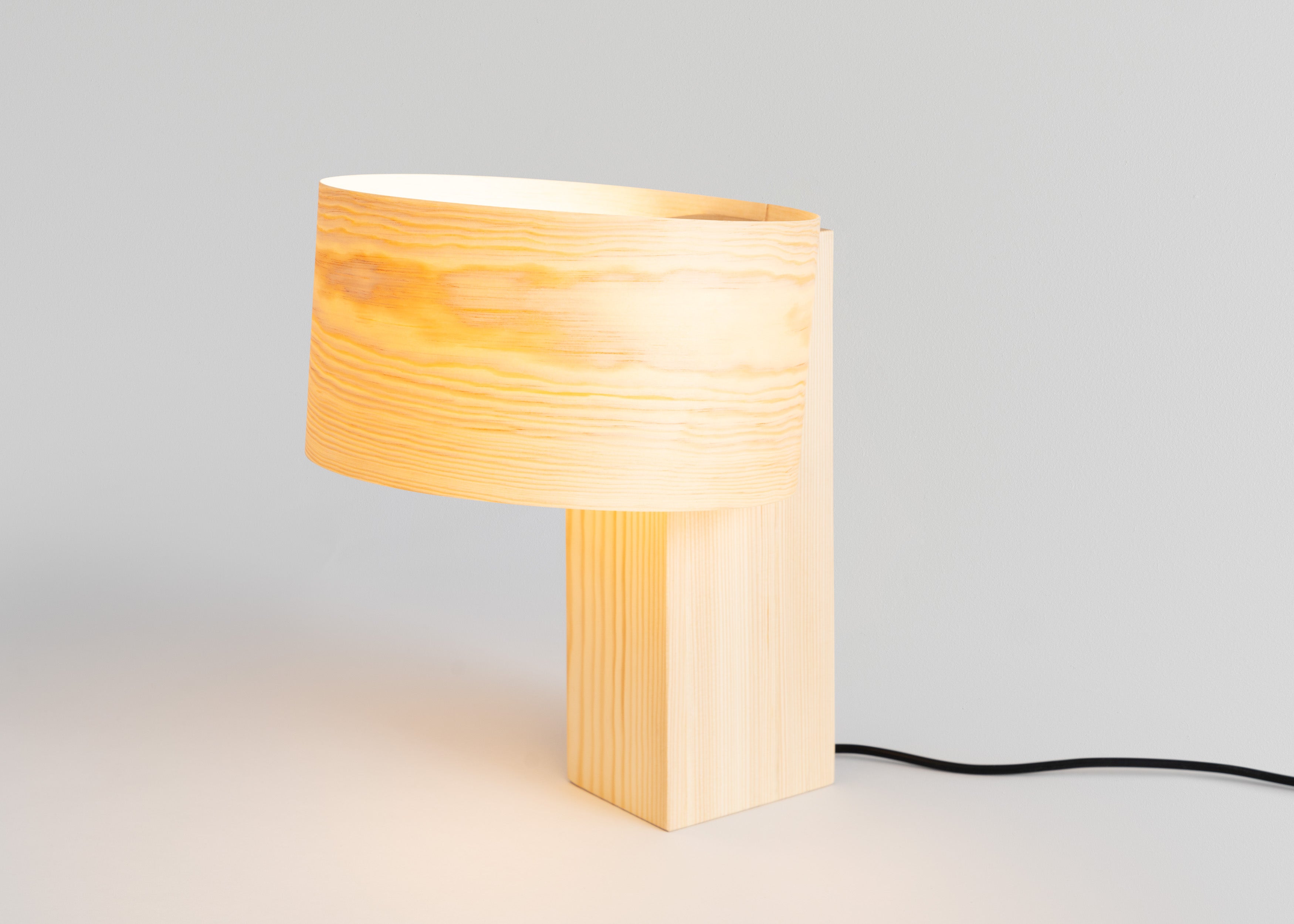 Vaarnii - 018 Hoop mellem bordlampe
