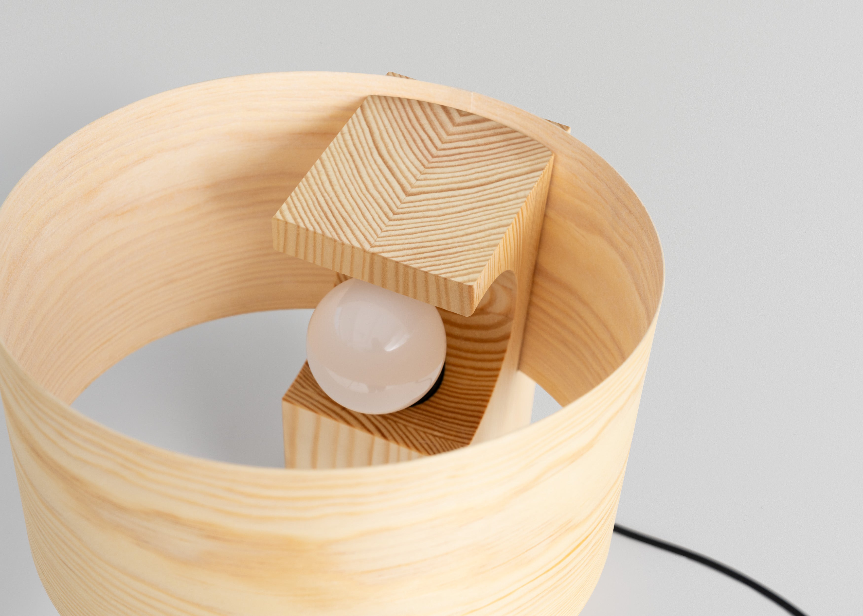 Vaarnii - 018 Hoop mellem bordlampe