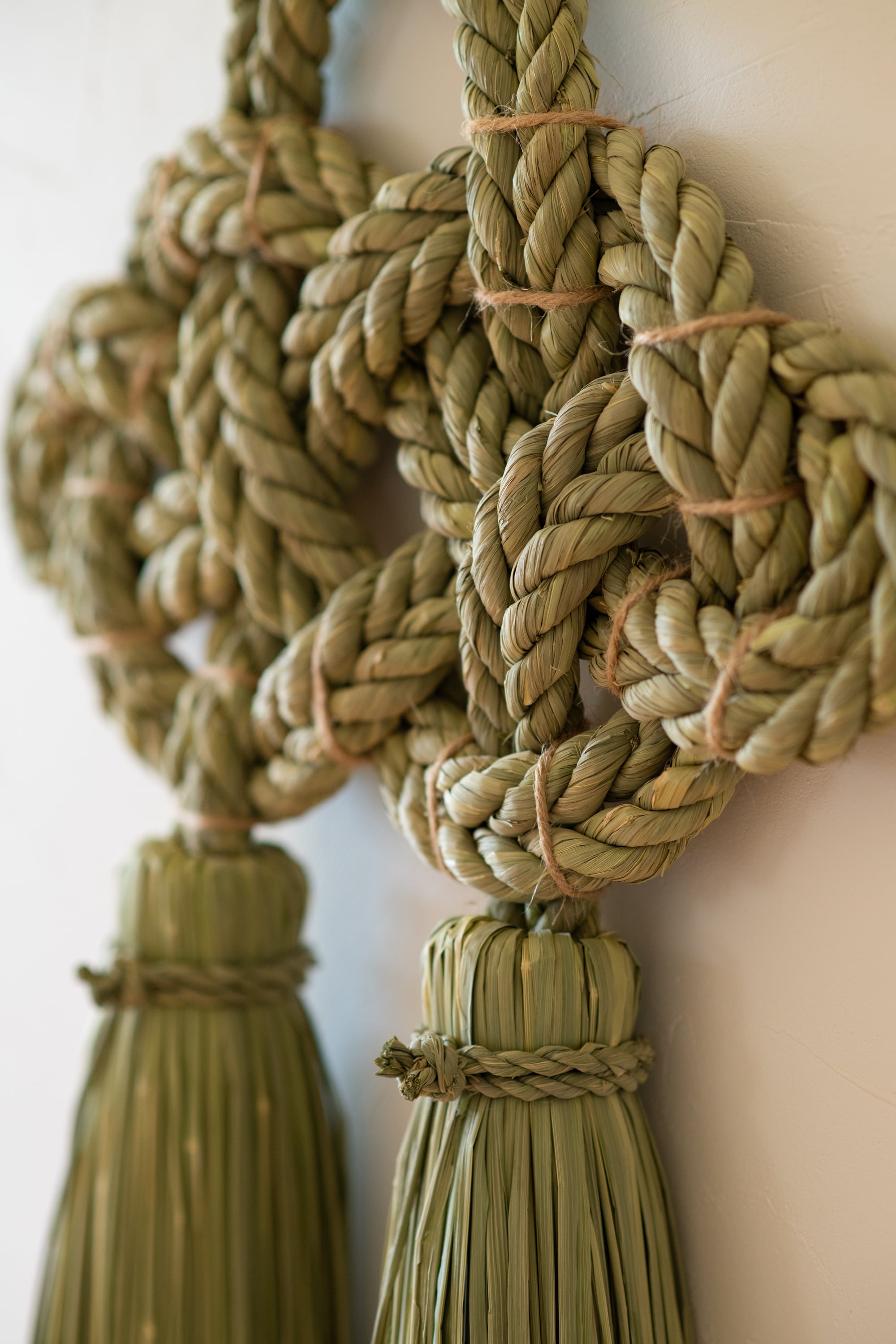 (quantity,price,image,measurements)Yudaski - Straw lucky charm
