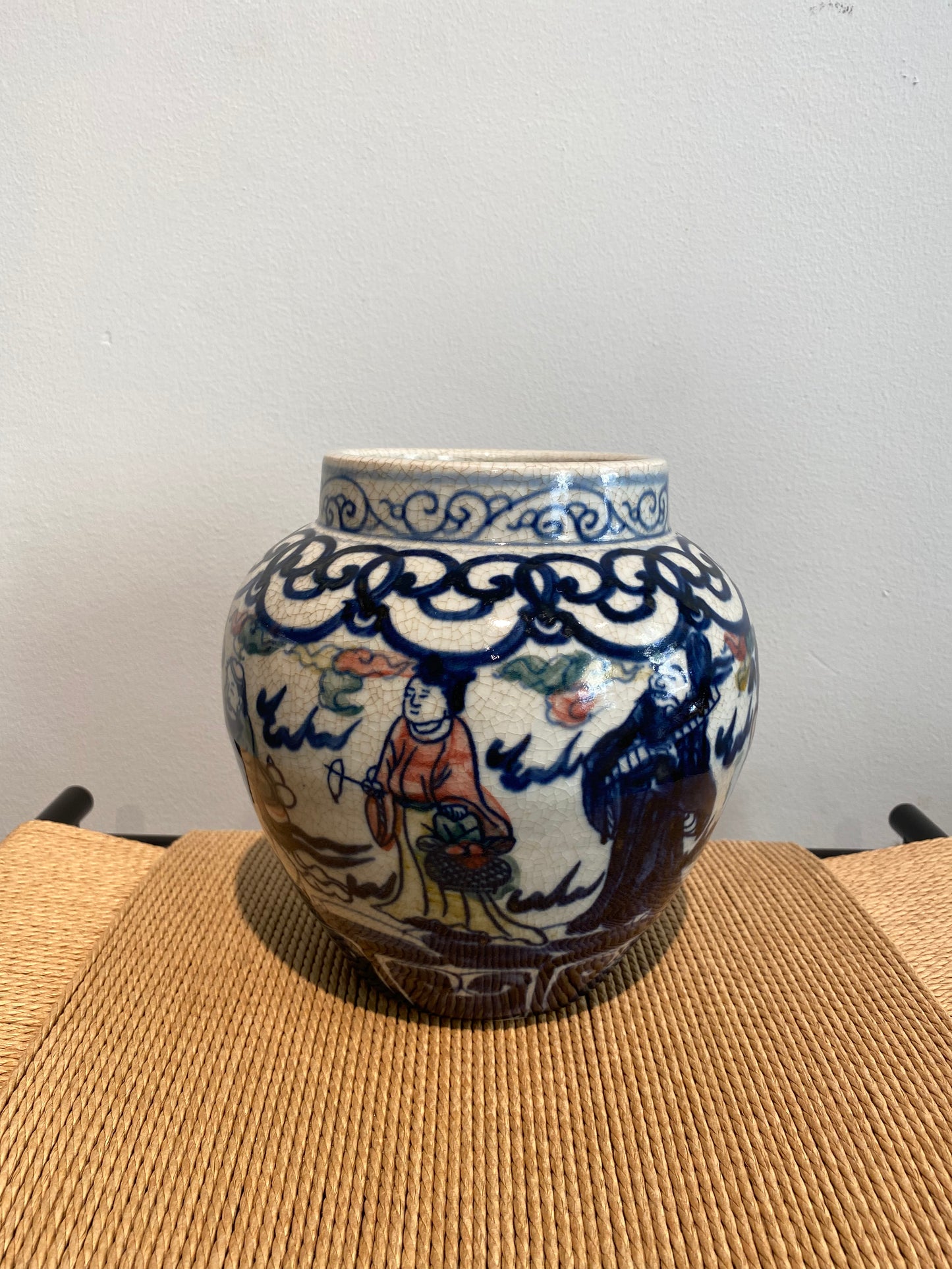 Stor autentisk vase med forskellige motiver - snirkler