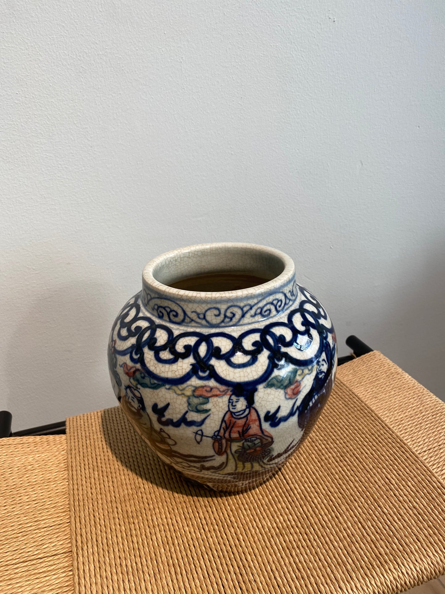Stor autentisk vase med forskellige motiver - snirkler