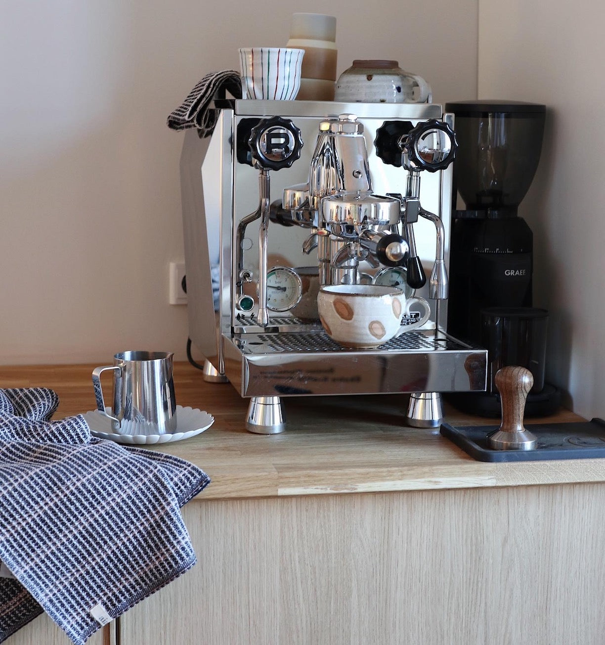 Japansk cappucinokop med store pletter - Sakura Copenhagen