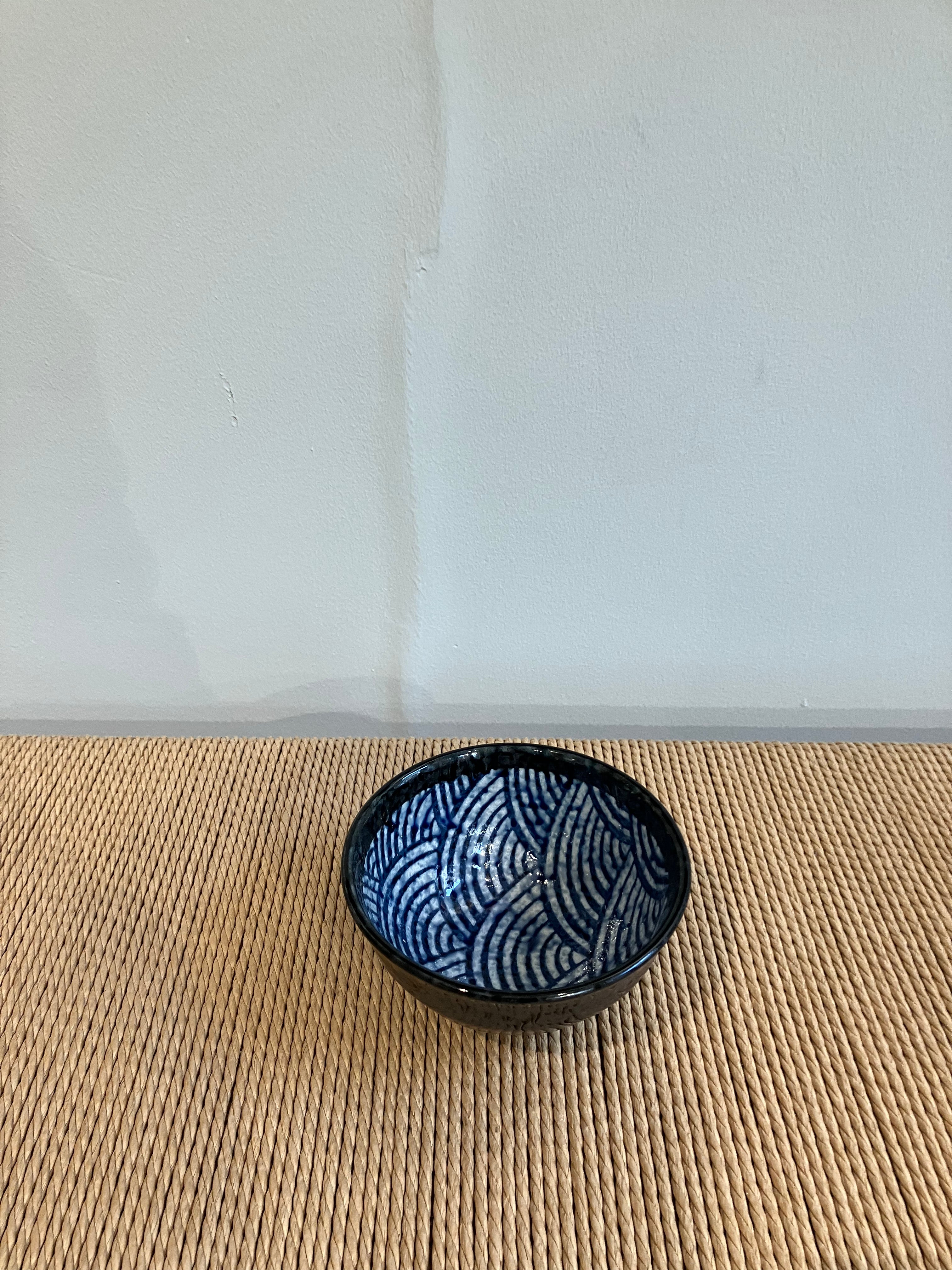 Blue waves - Small bowl with waves Ø11.5