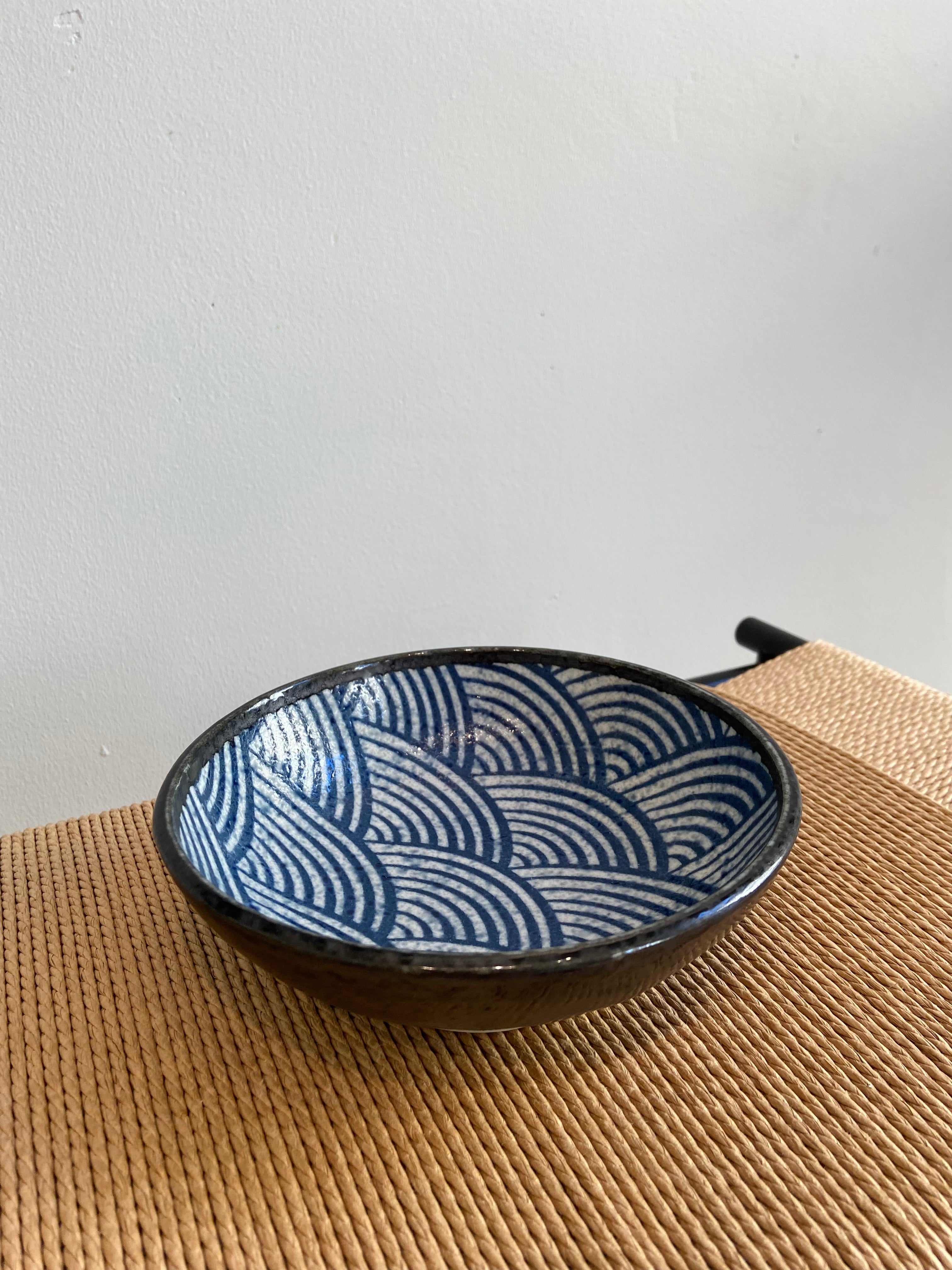 Blå bølger - Stor skål med bølger Ø16