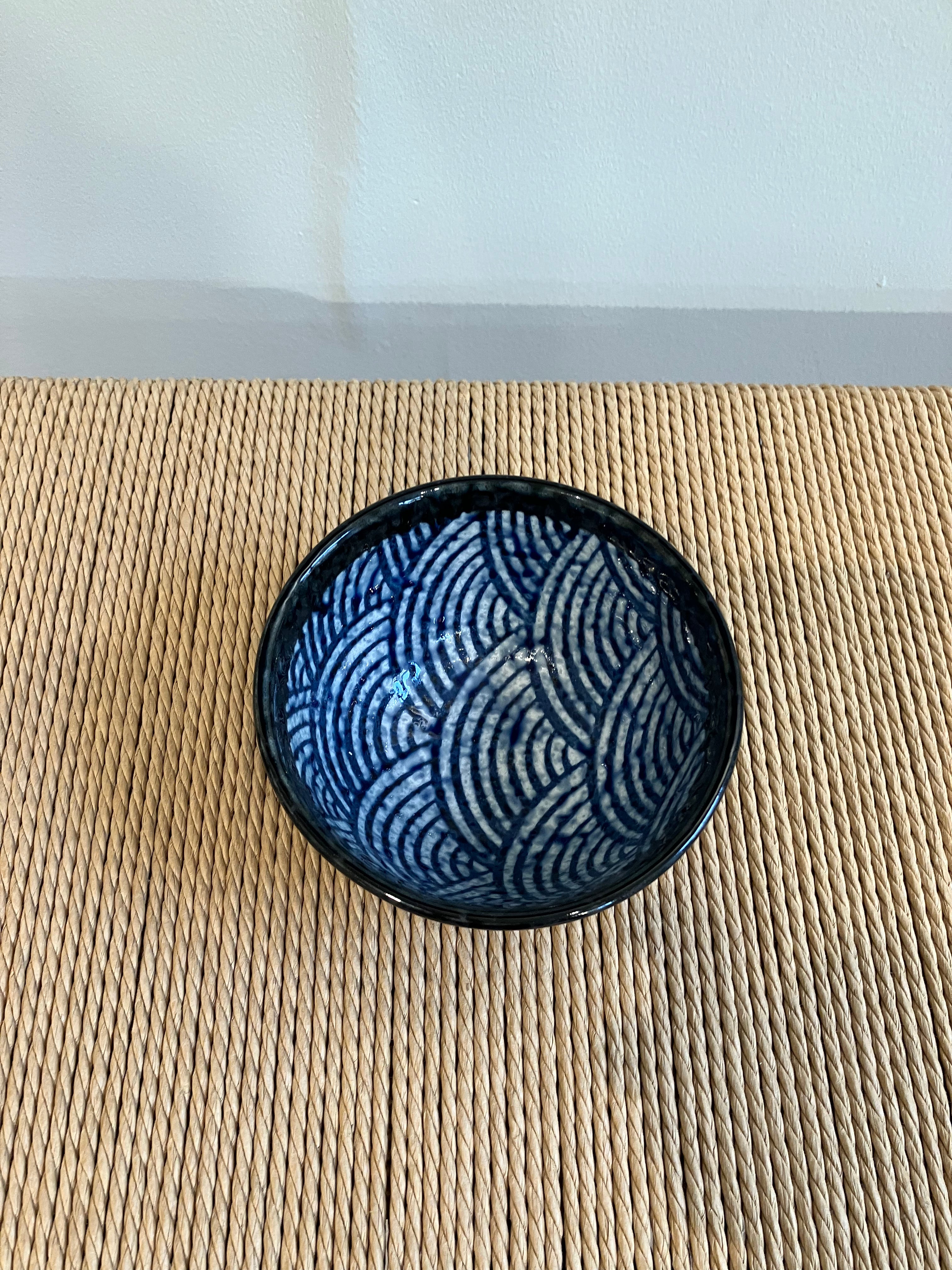 Blue waves - Small bowl with waves Ø11.5