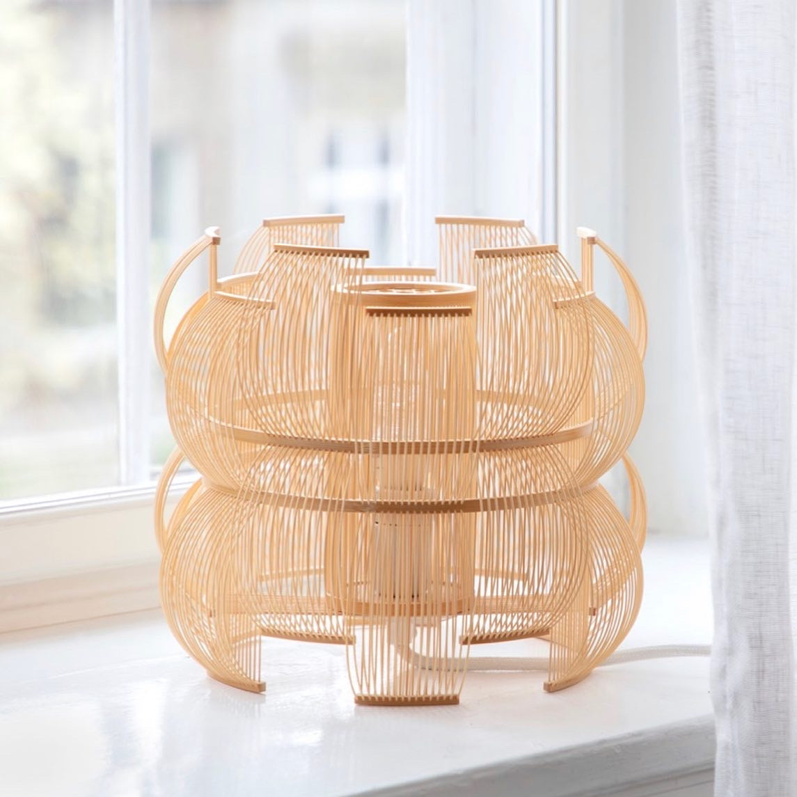 Håndlavet bordlampe i bambus: SEN