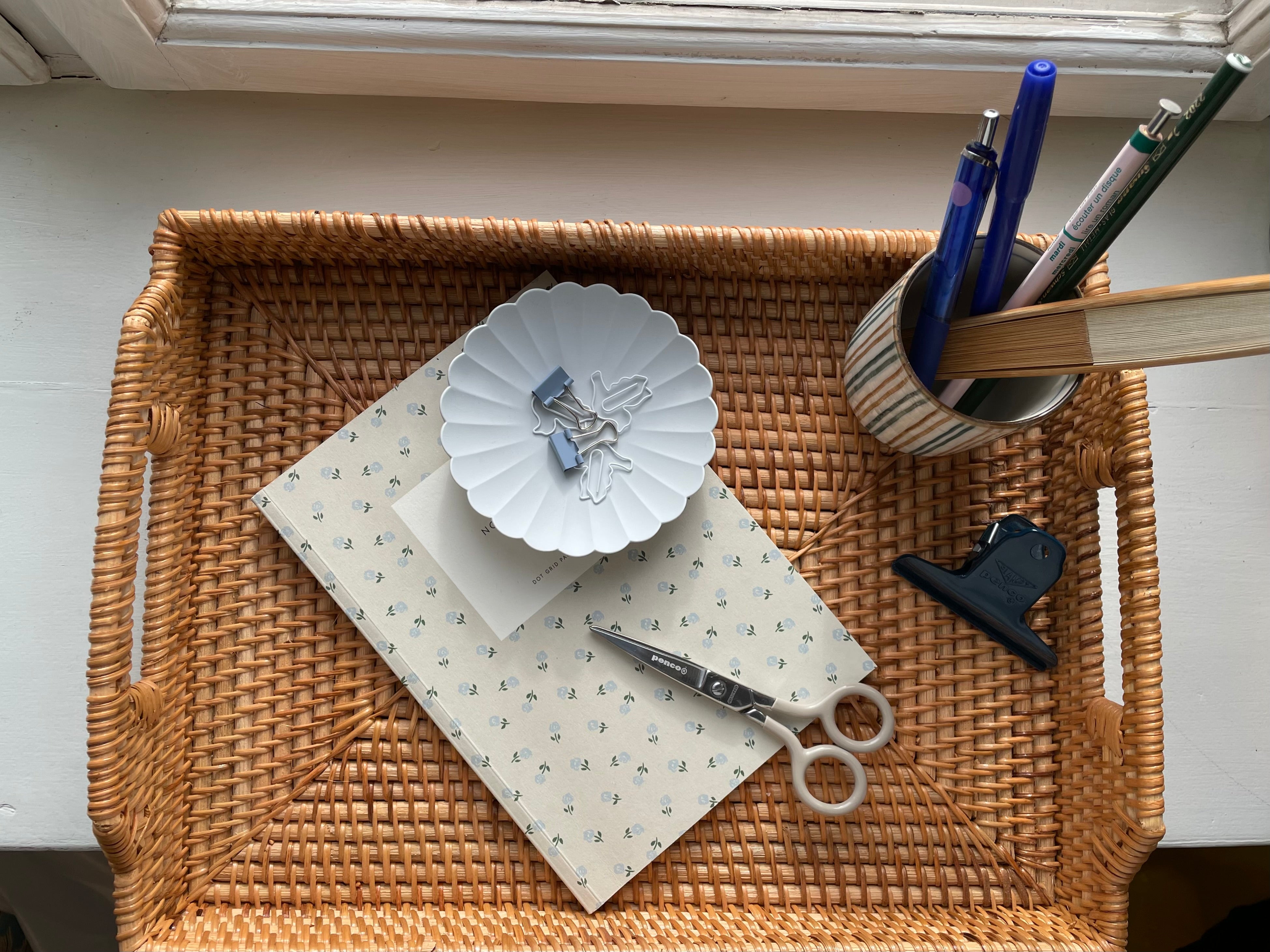Hakobu - Handmade rattan tray