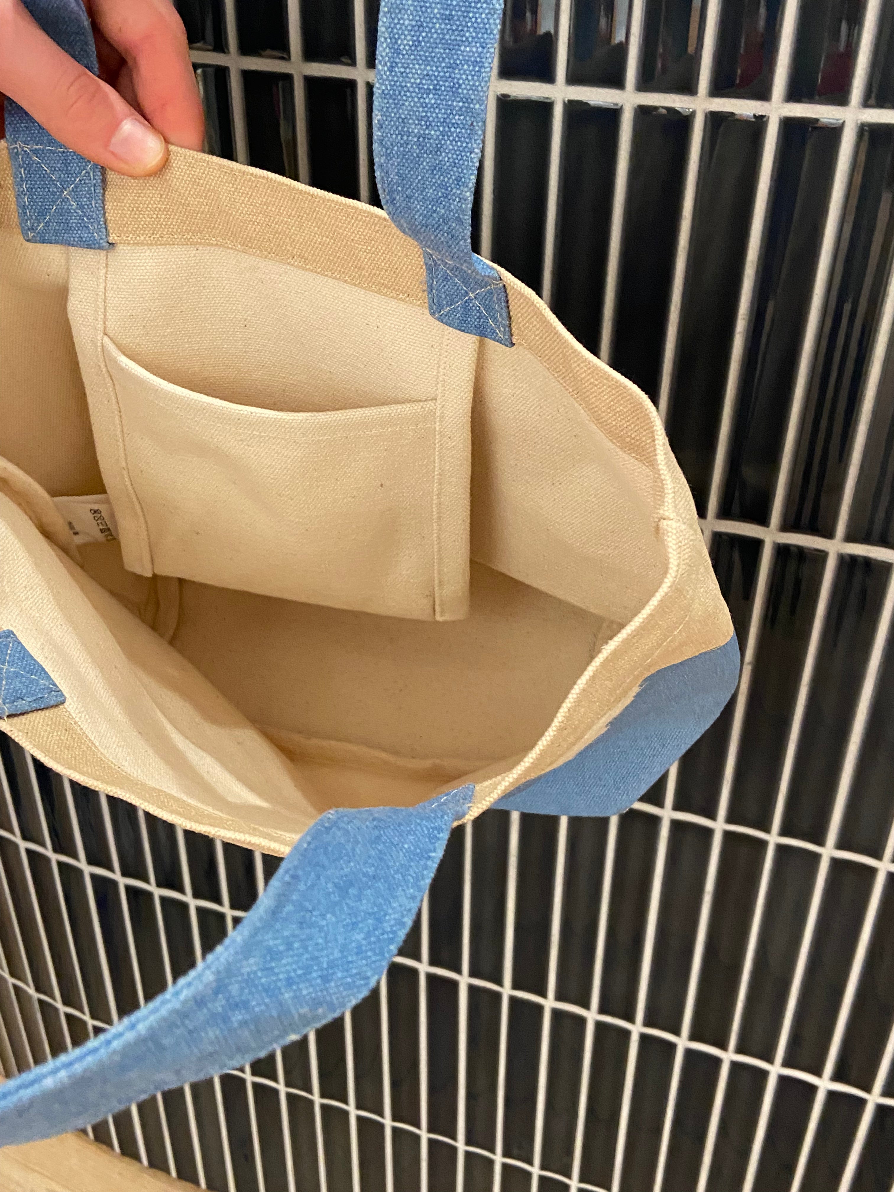 Bag with shiba and Mount Fuji