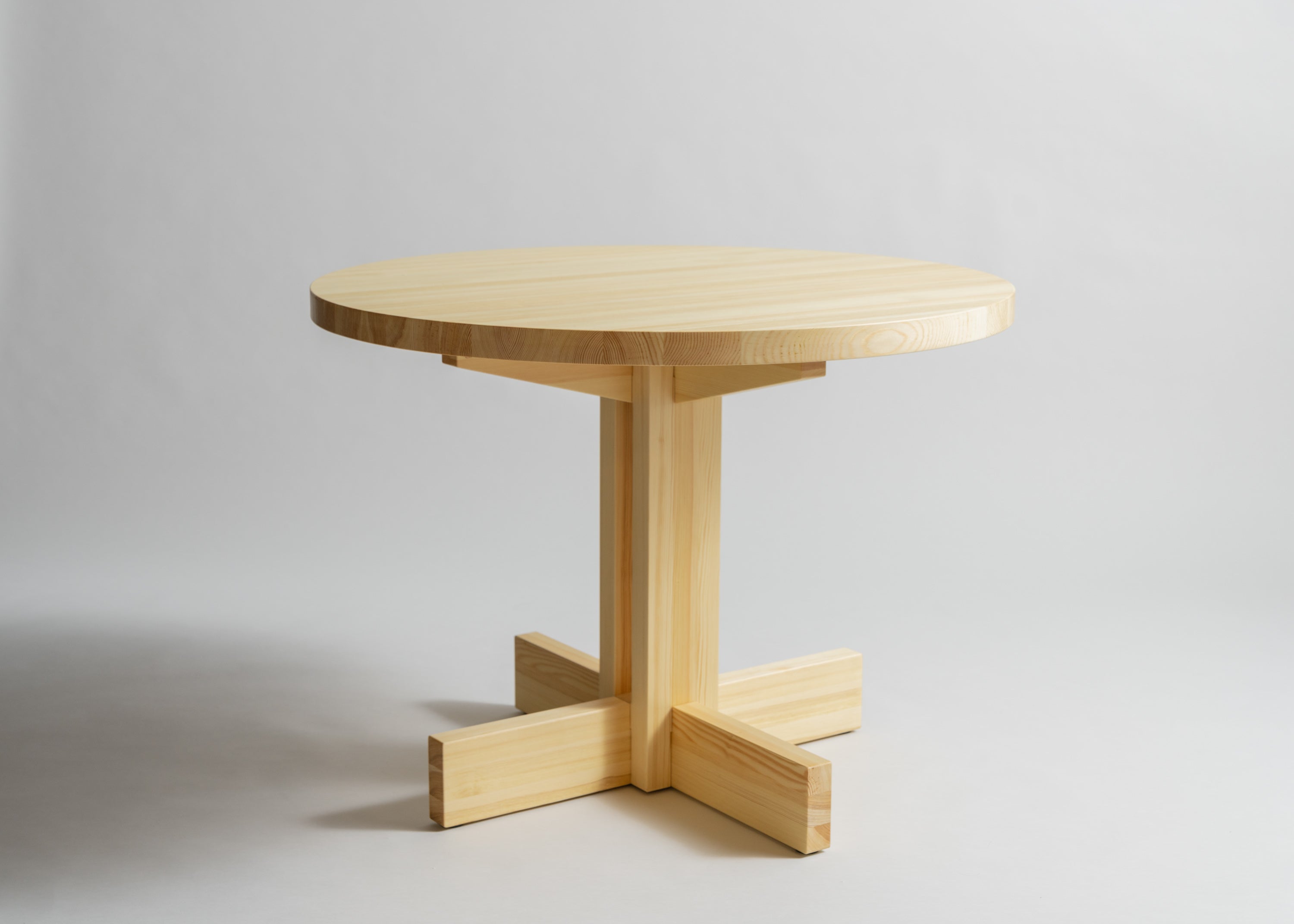Vaarnii - 001 Dining Table Round