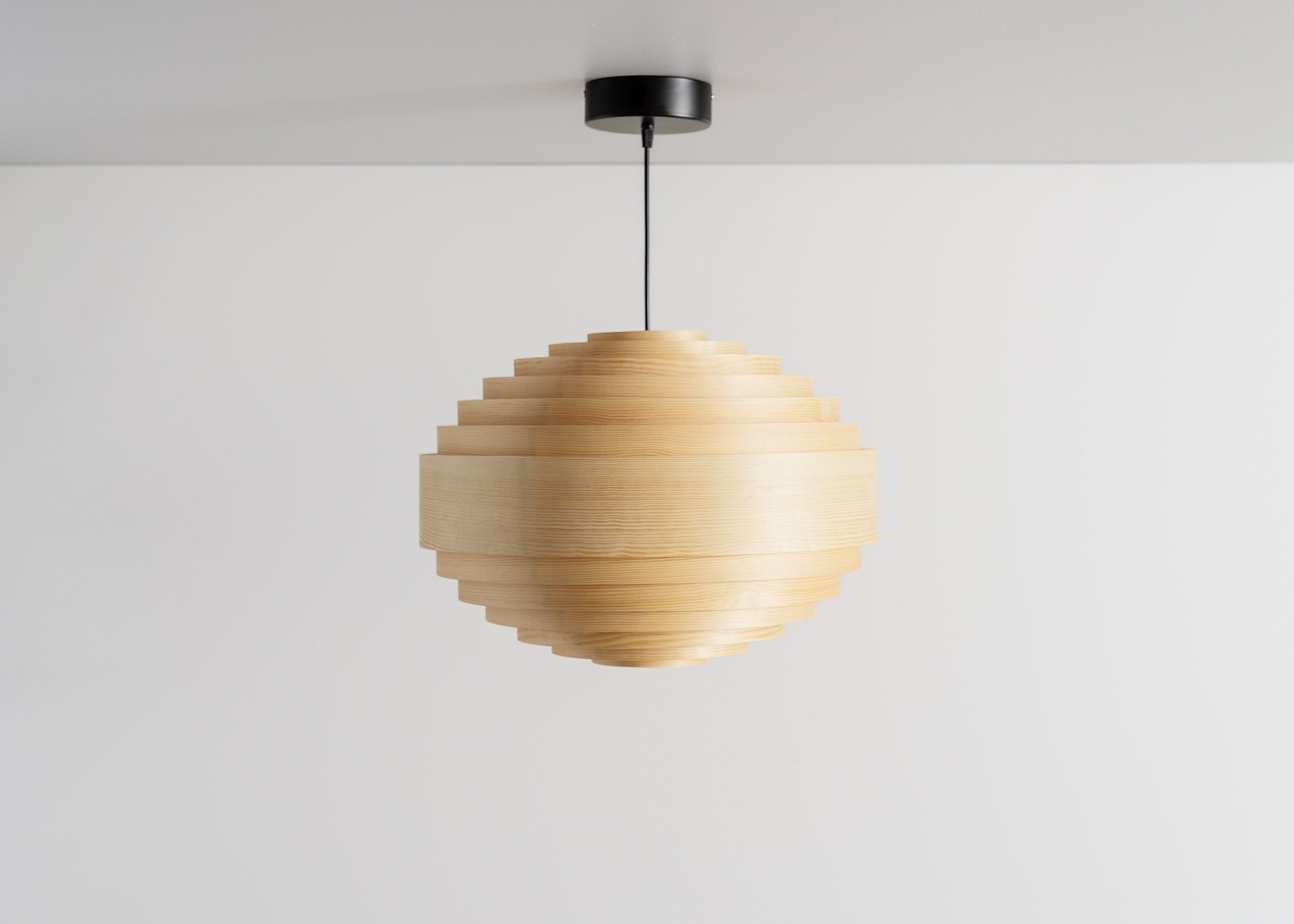 Vaarnii - 1002 Hans Pendant 46