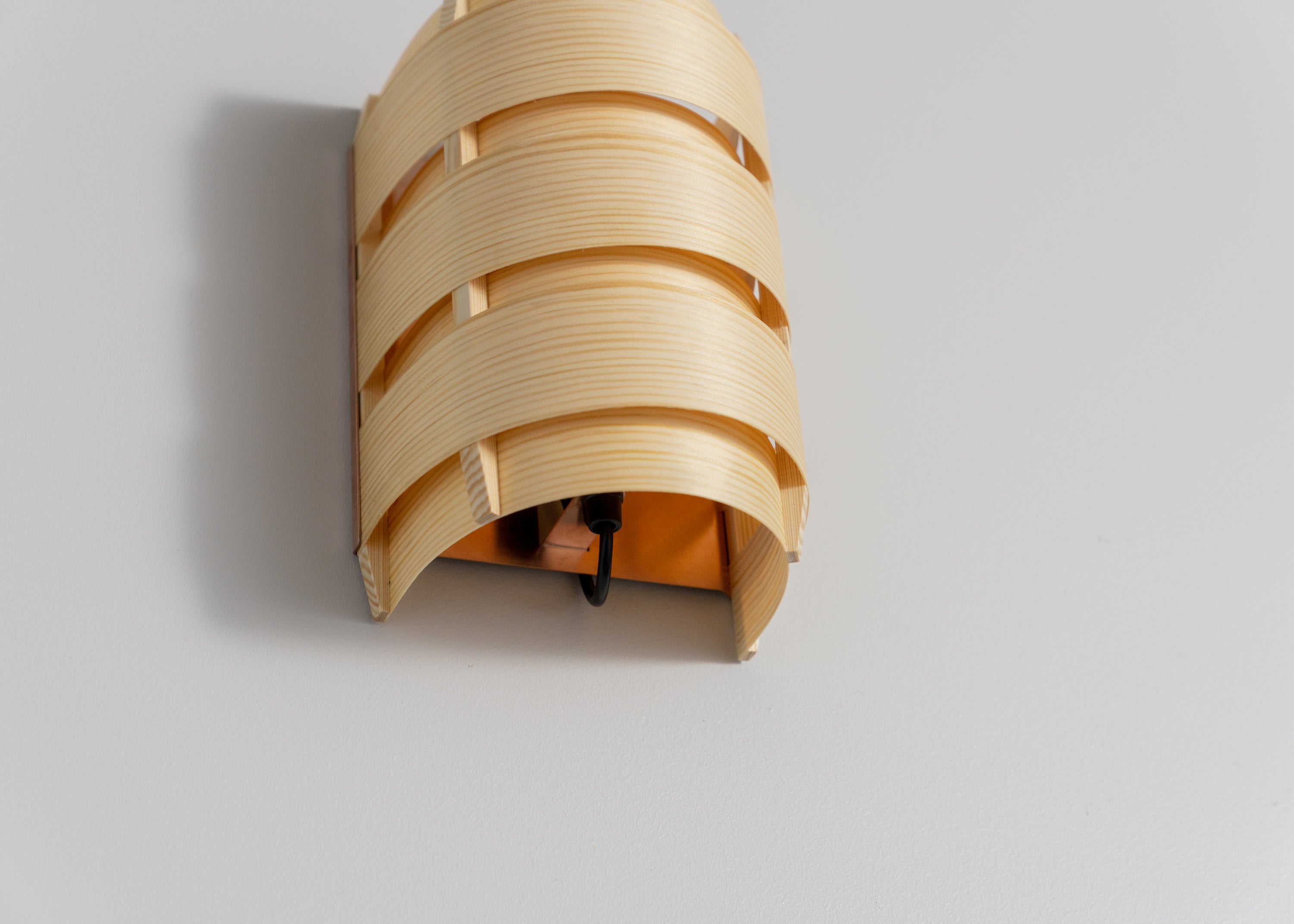 Vaarnii - 1004 Hans Wall Light