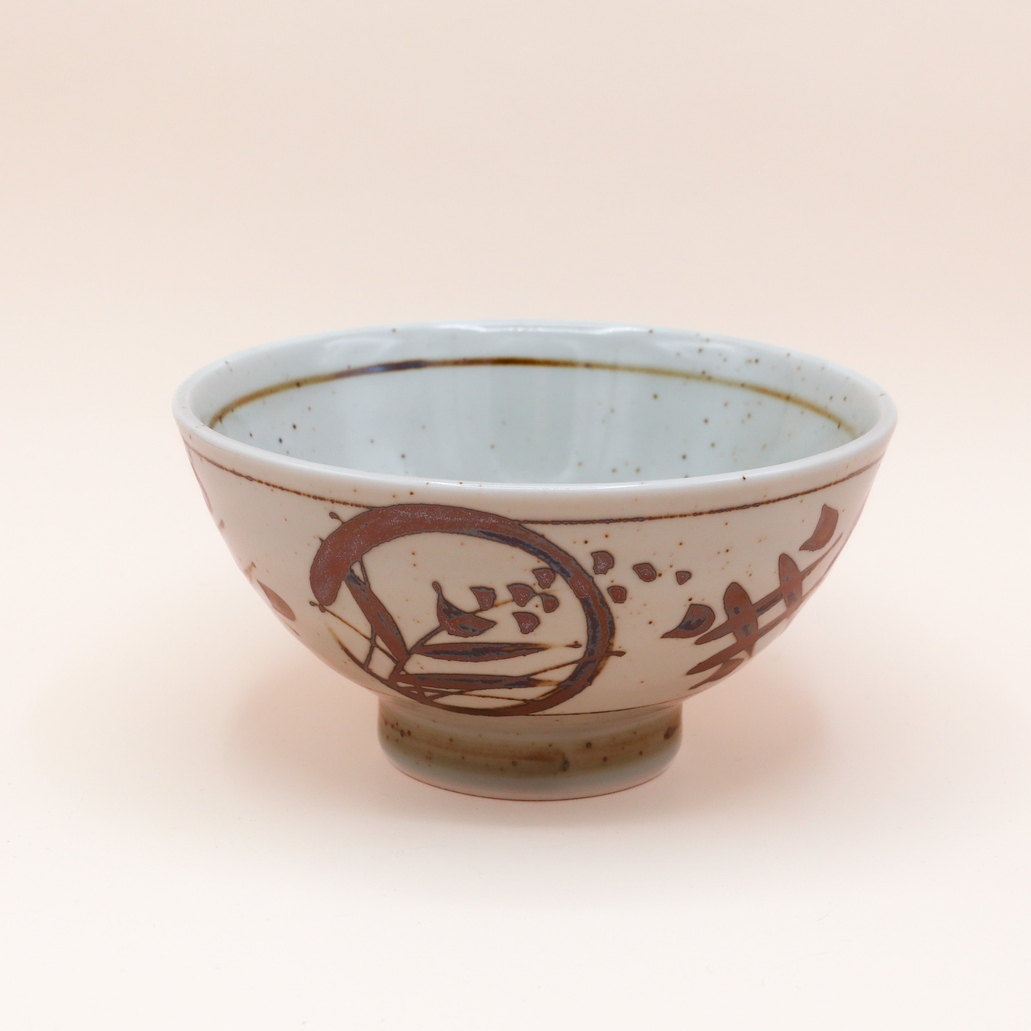 Noodle bowl with brown motifs